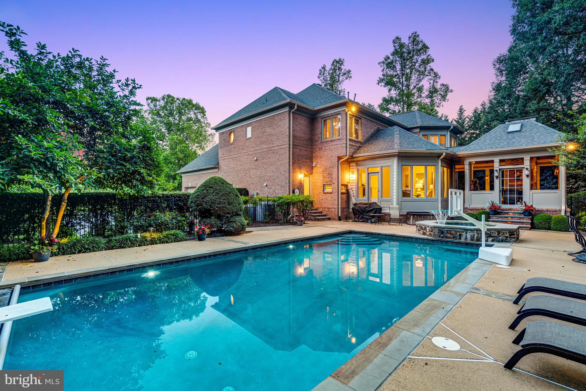 10910 SHALLOW CREEK DRIVE