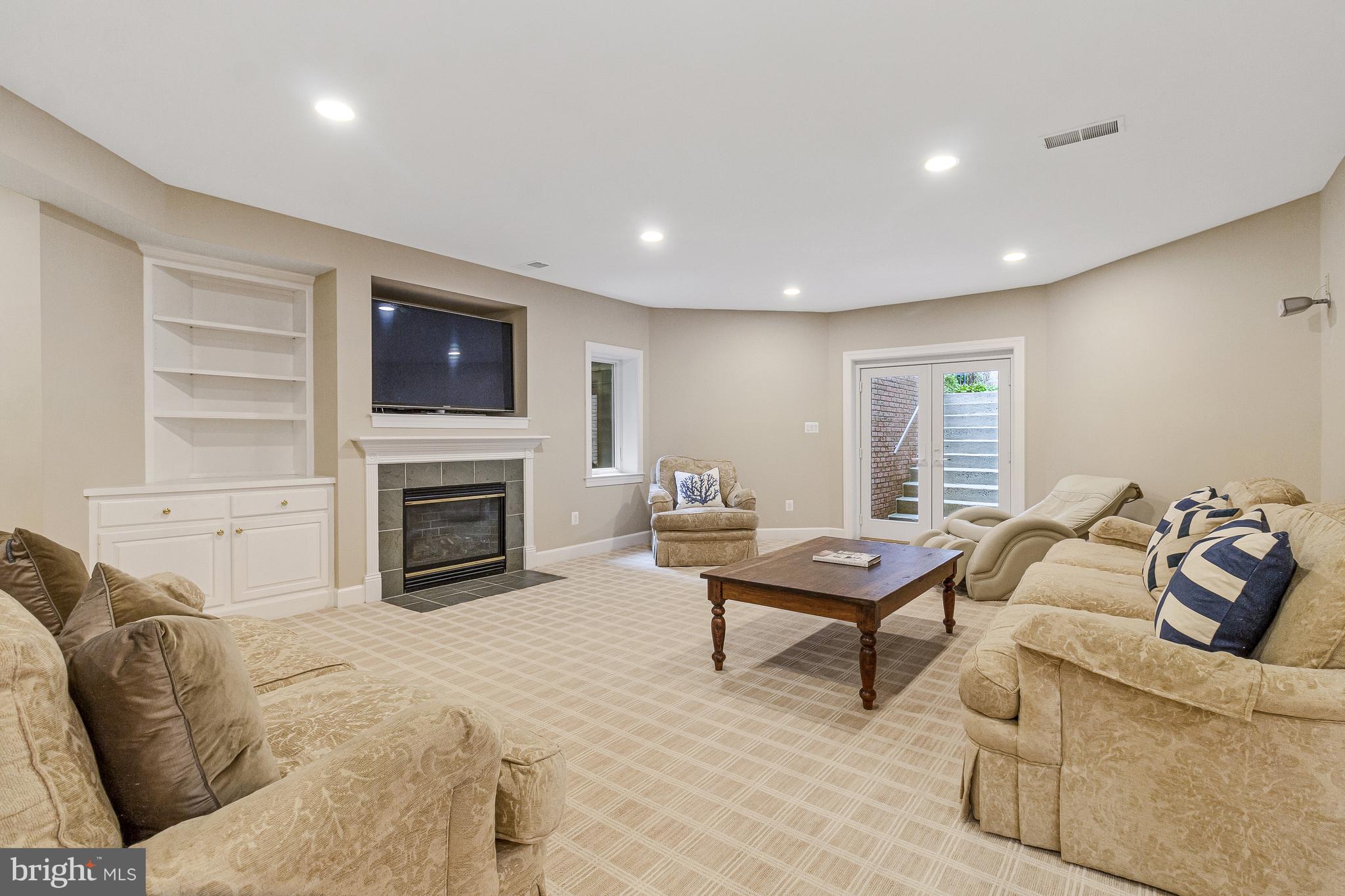 10910 SHALLOW CREEK DRIVE