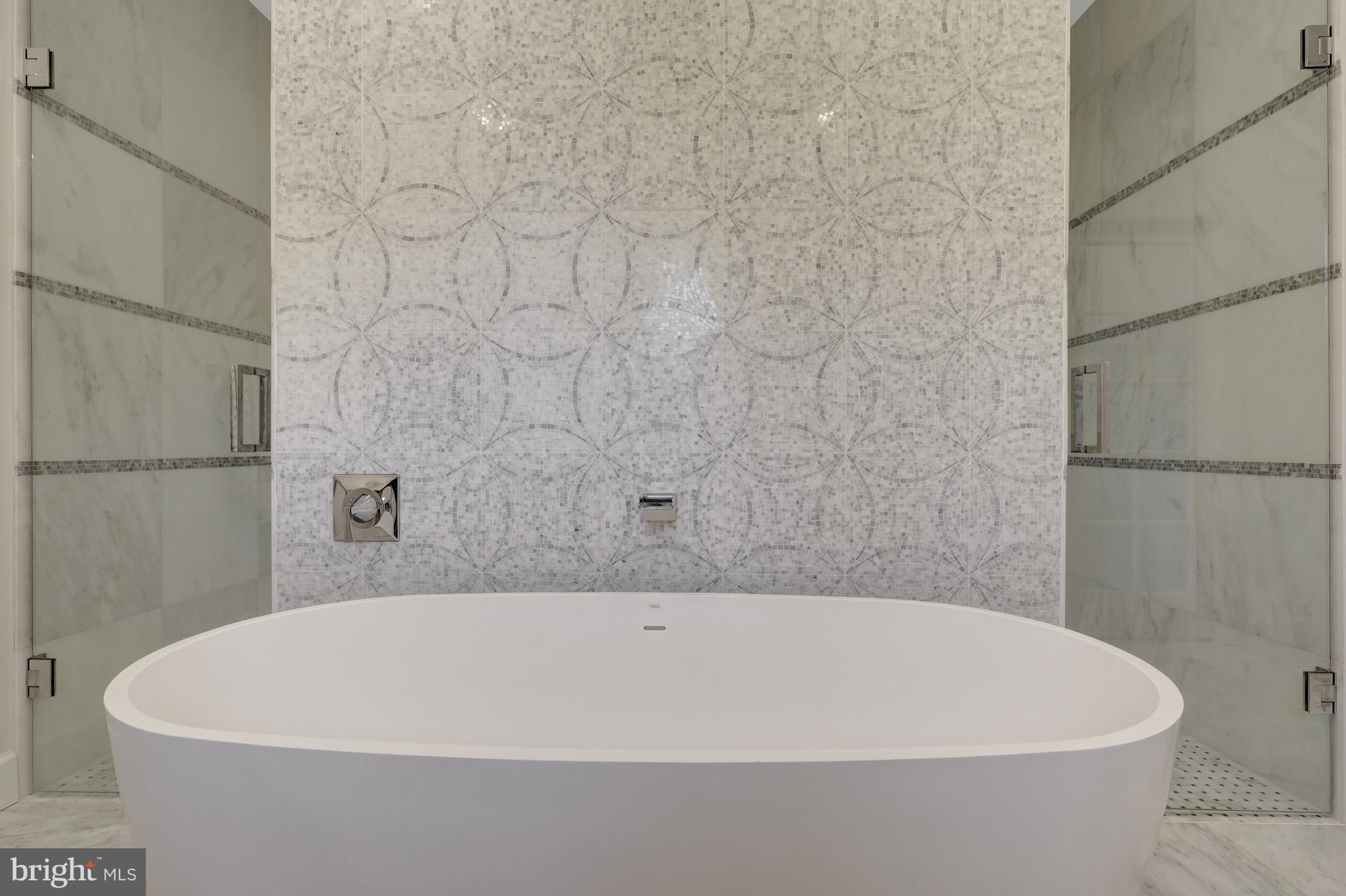 10910 SHALLOW CREEK DRIVE