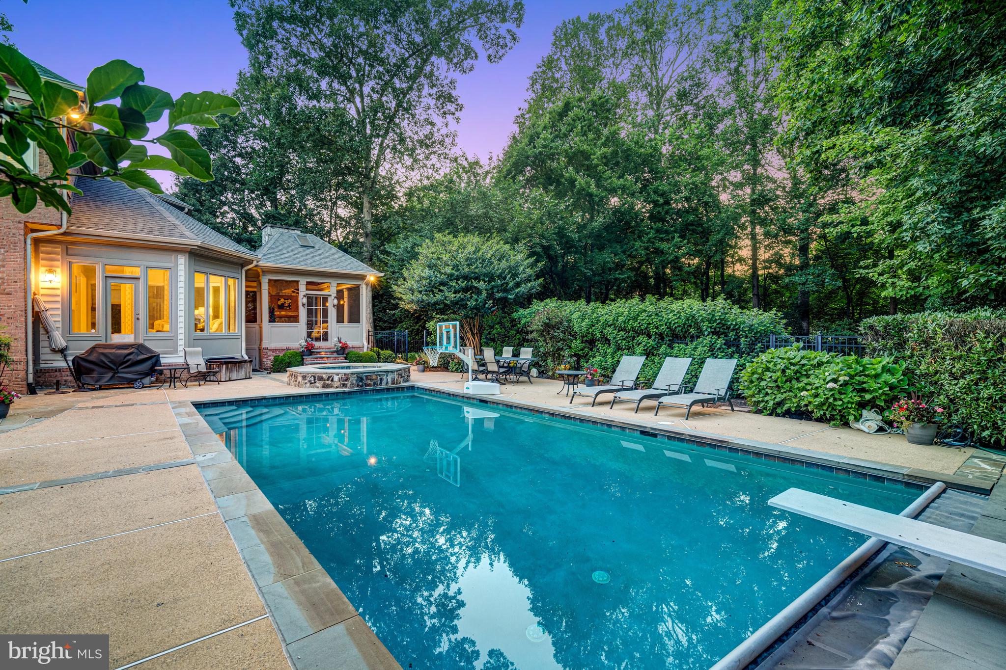 10910 SHALLOW CREEK DRIVE