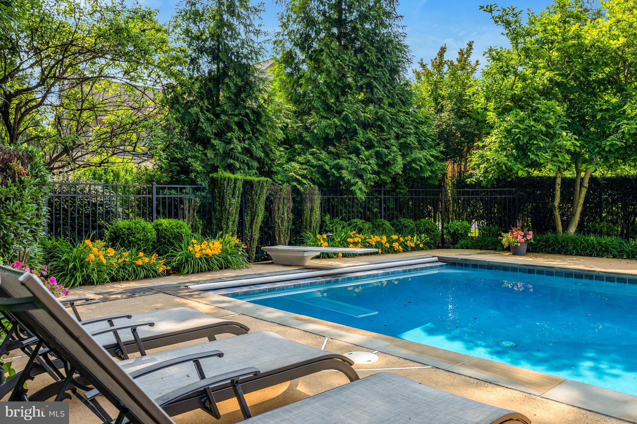 10910 SHALLOW CREEK DRIVE