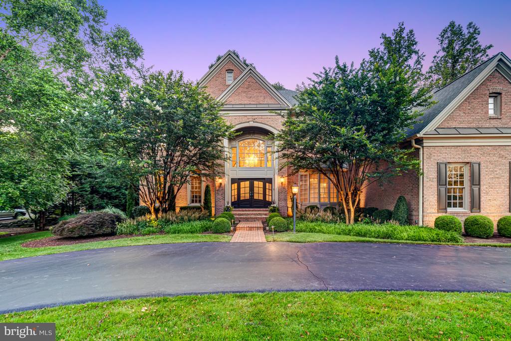 10910 SHALLOW CREEK DRIVE