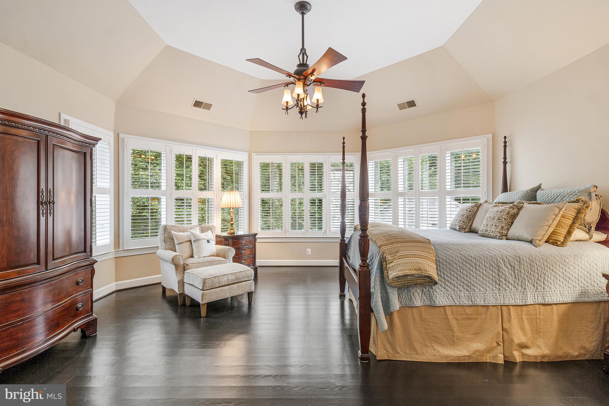 10910 SHALLOW CREEK DRIVE