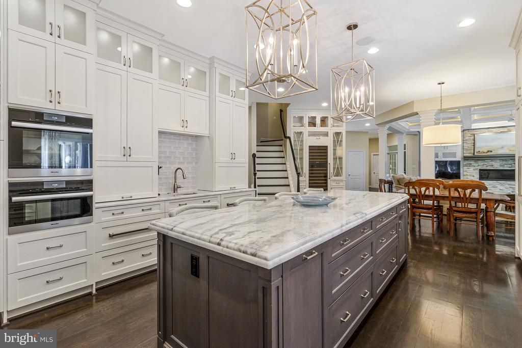 10910 SHALLOW CREEK DRIVE