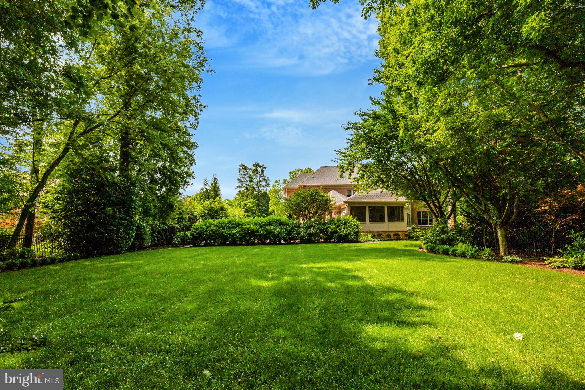 10910 SHALLOW CREEK DRIVE