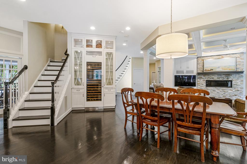 10910 SHALLOW CREEK DRIVE