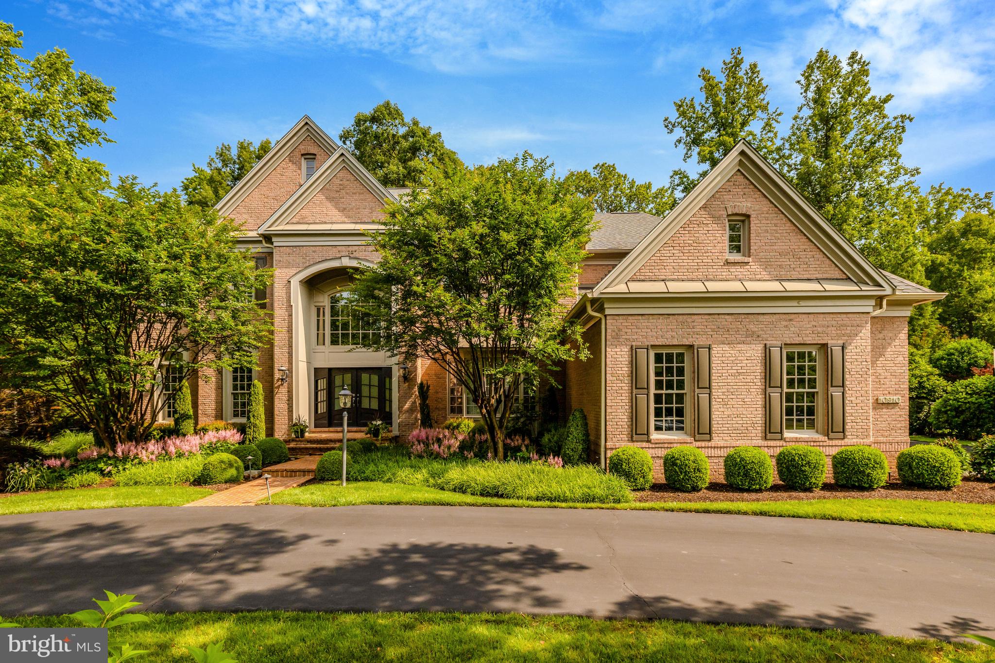 10910 SHALLOW CREEK DRIVE