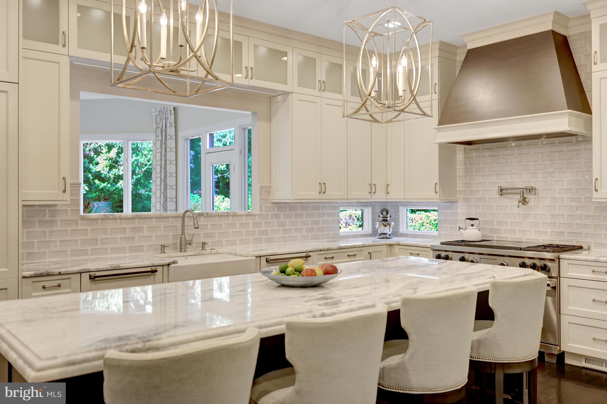 10910 SHALLOW CREEK DRIVE