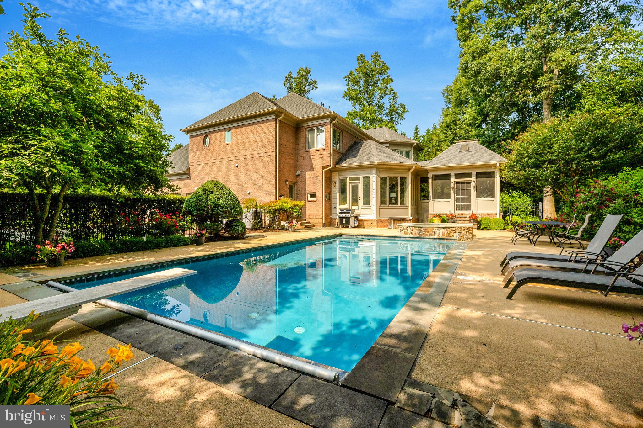 10910 SHALLOW CREEK DRIVE