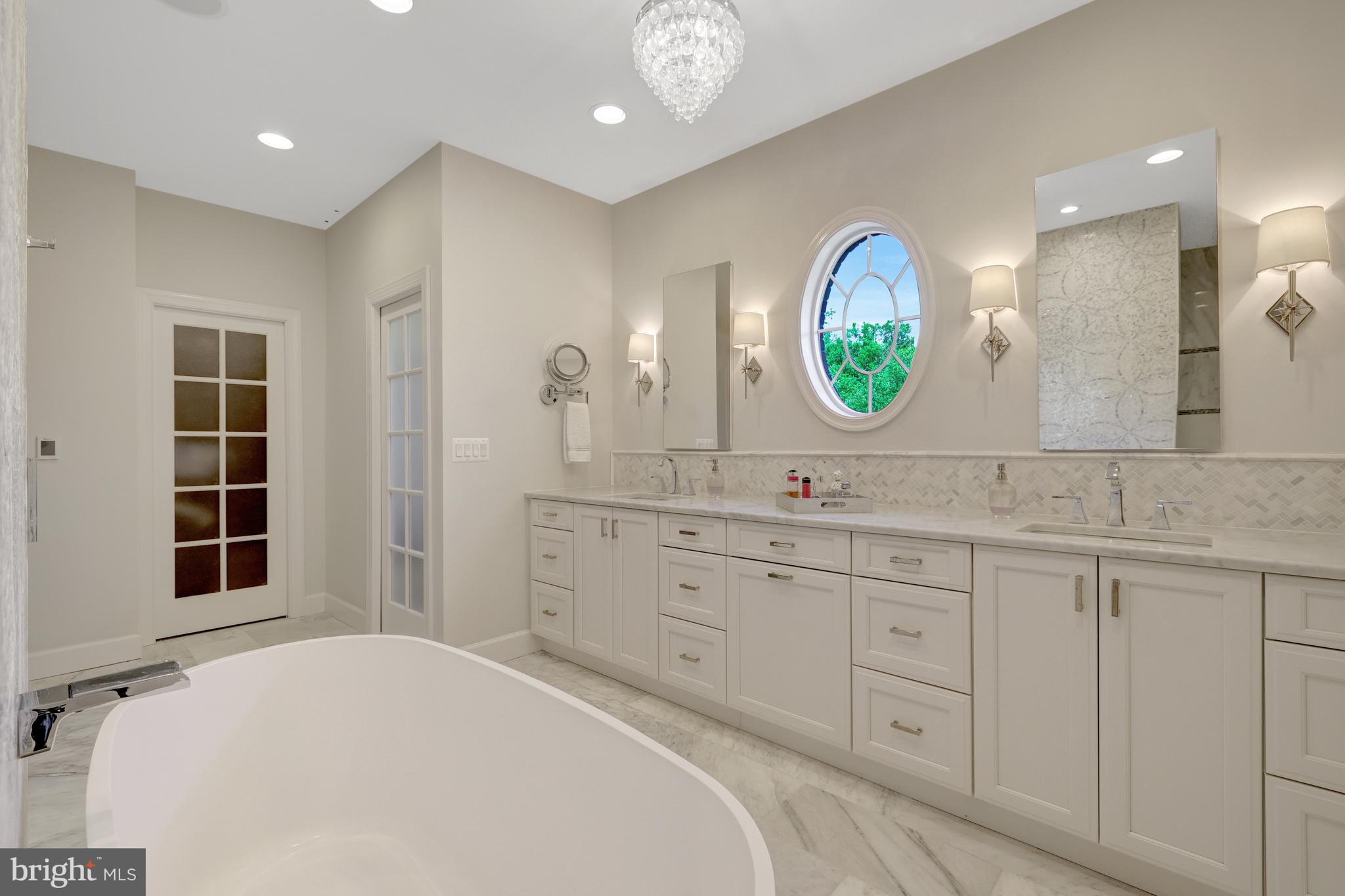 10910 SHALLOW CREEK DRIVE