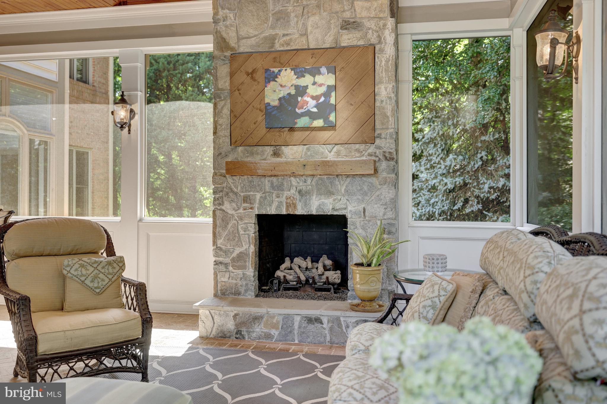 10910 SHALLOW CREEK DRIVE