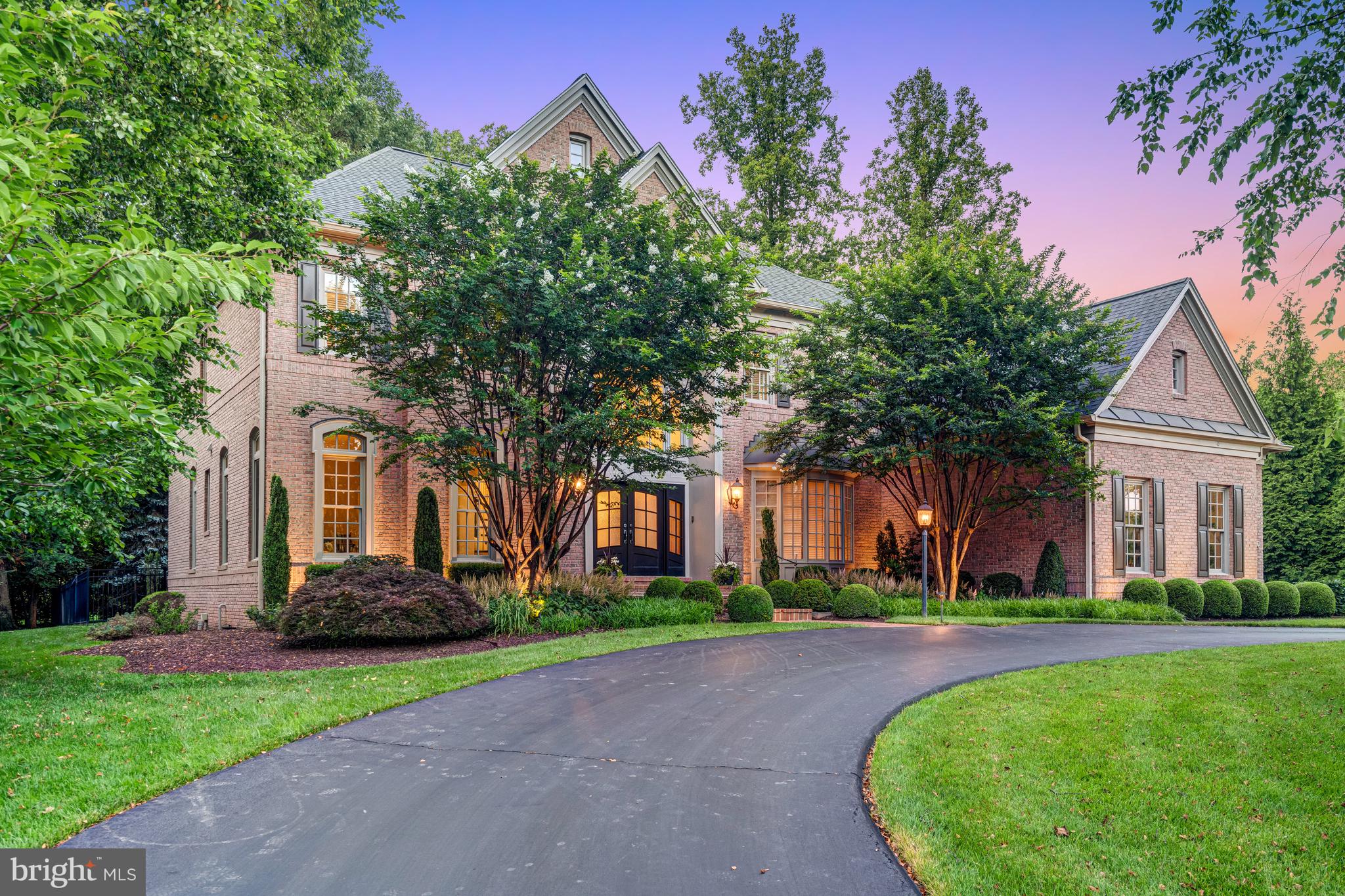 10910 SHALLOW CREEK DRIVE