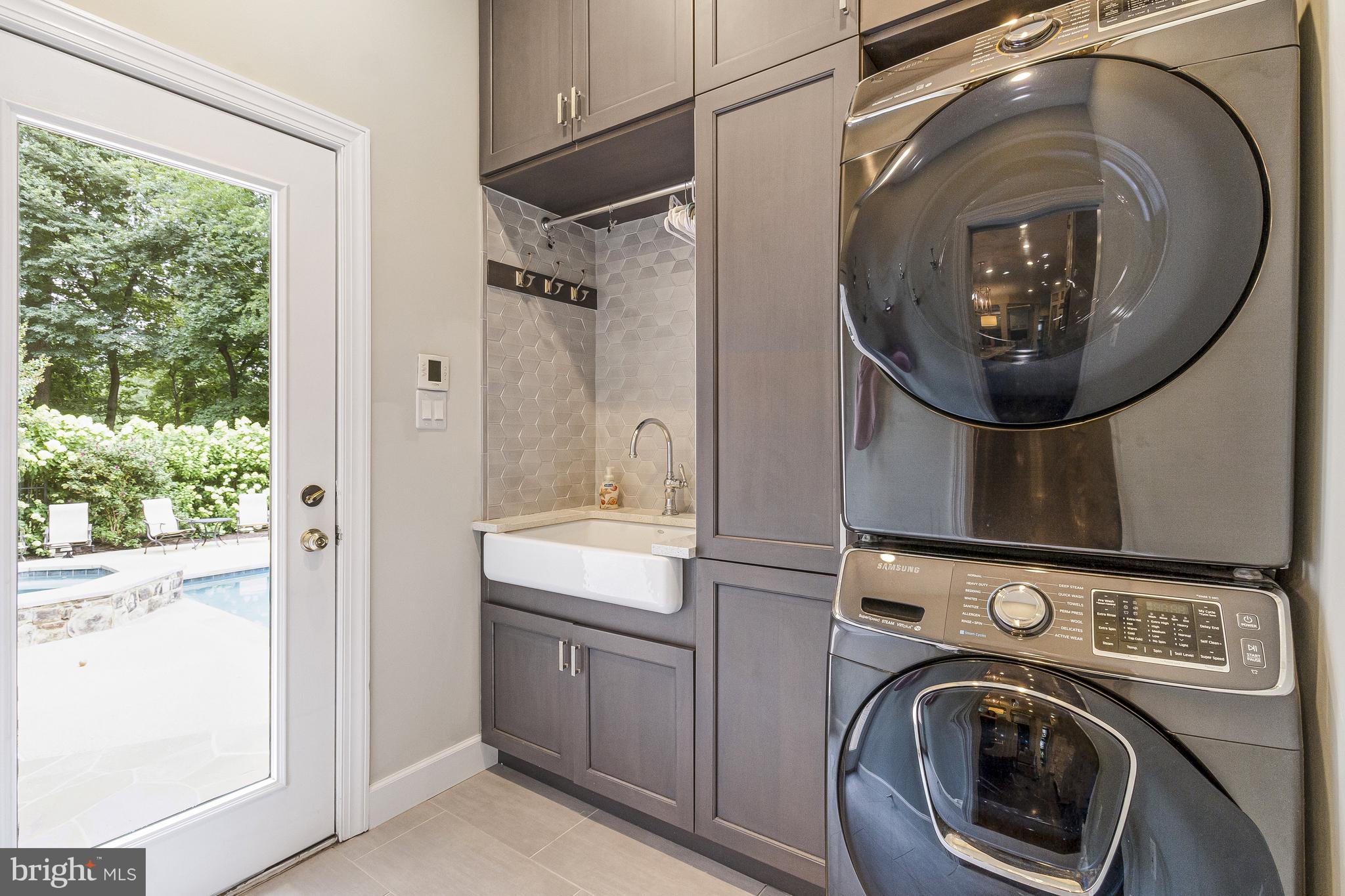 10910 SHALLOW CREEK DRIVE