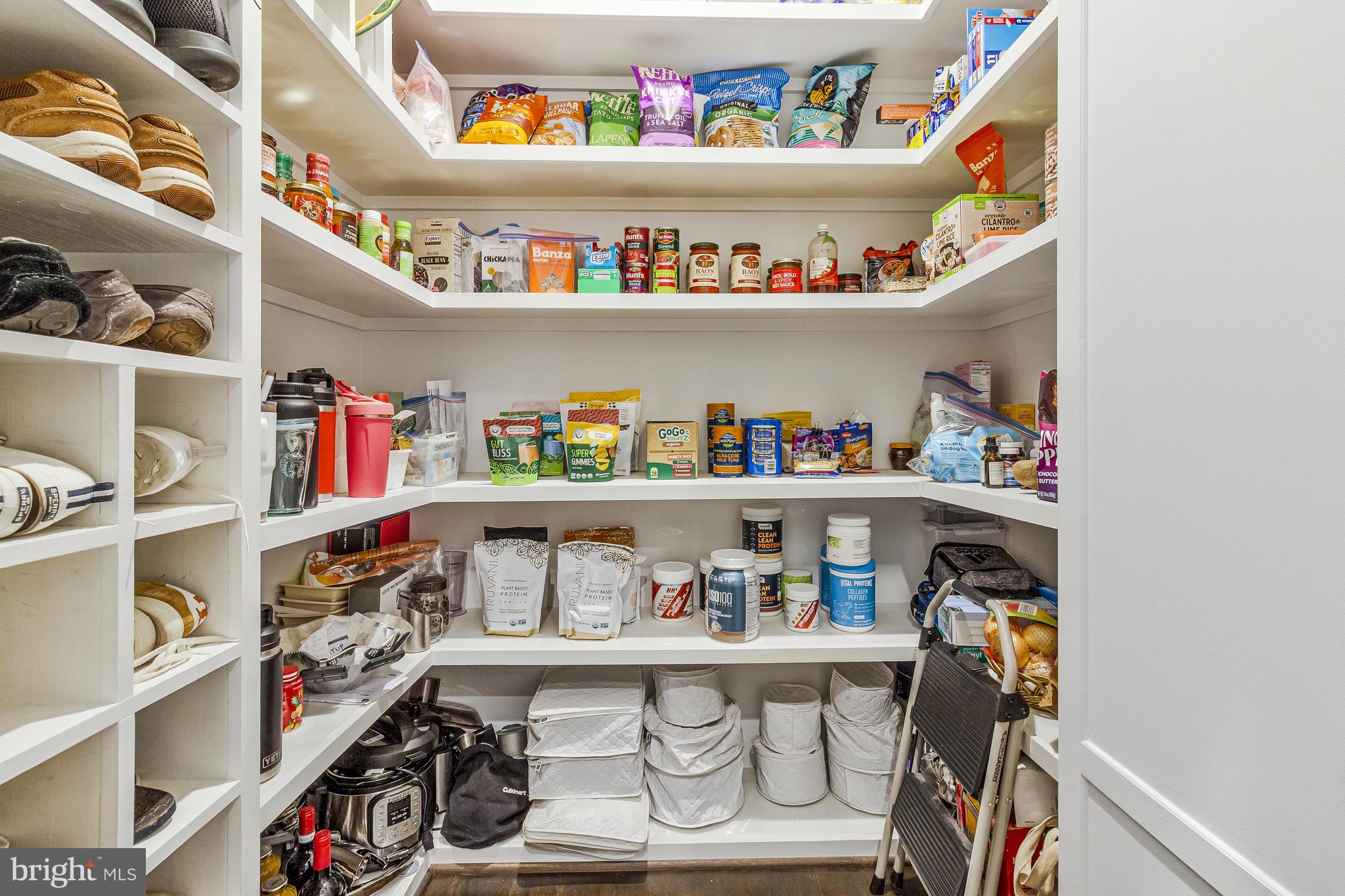 10910 SHALLOW CREEK DRIVE