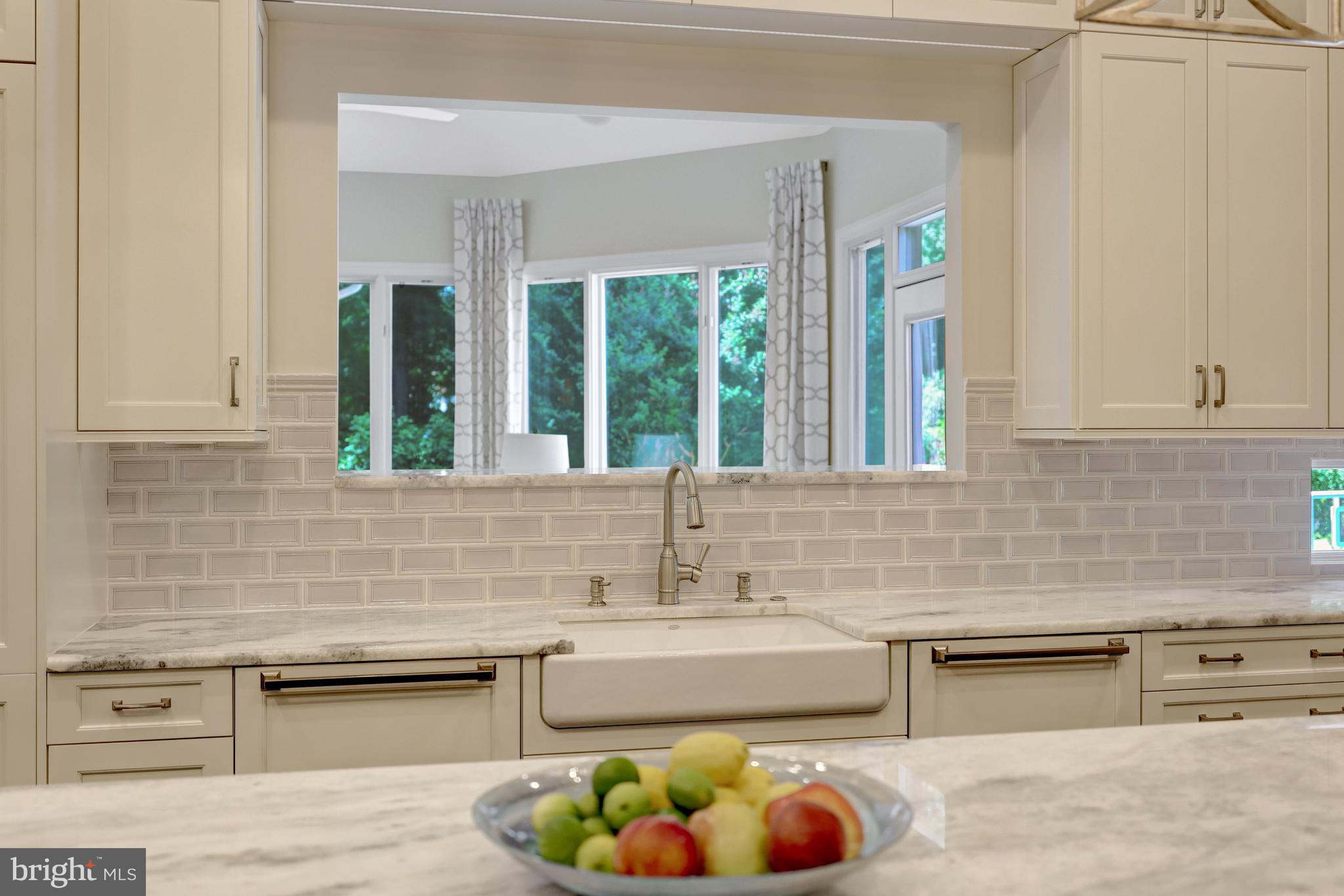 10910 SHALLOW CREEK DRIVE