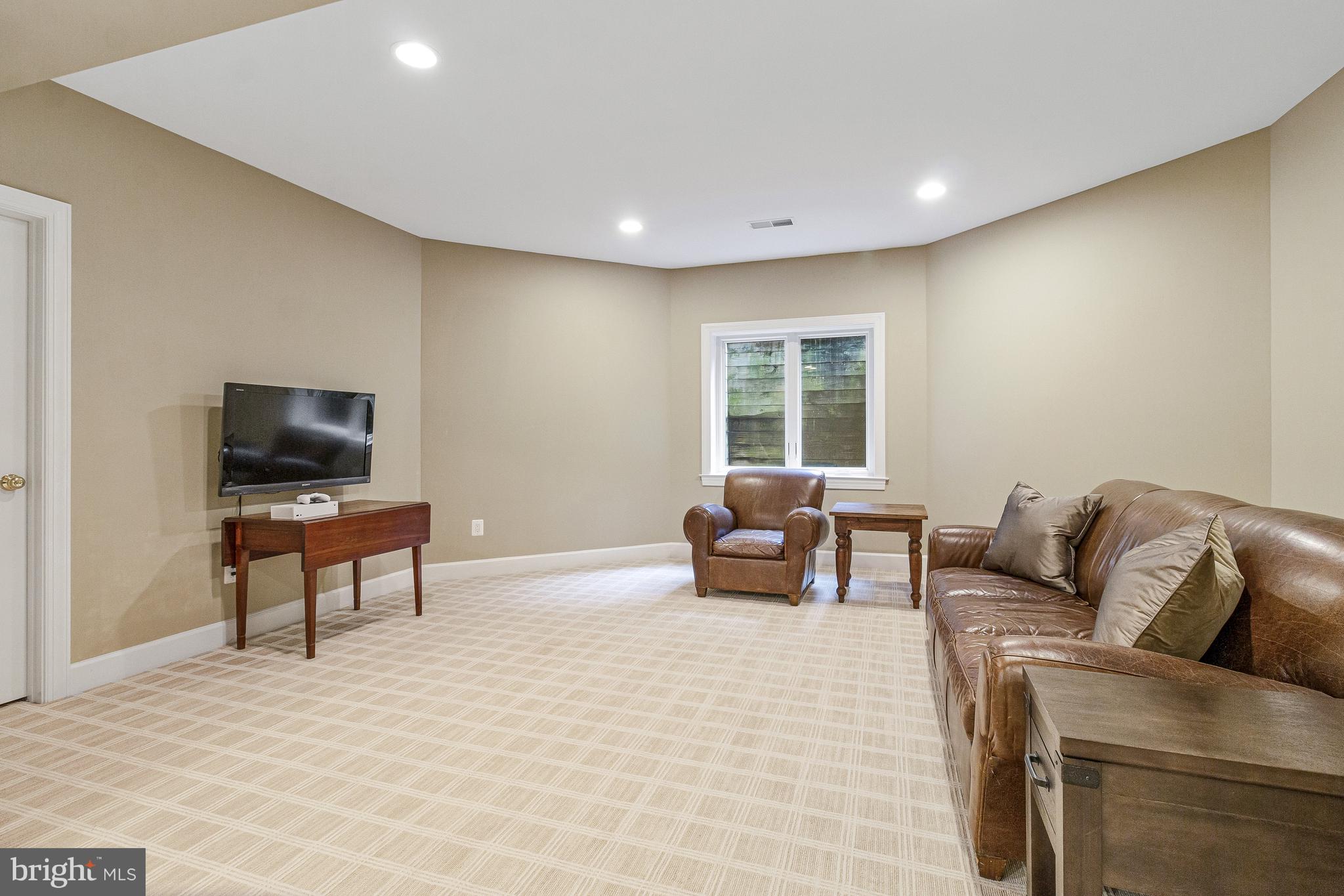 10910 SHALLOW CREEK DRIVE