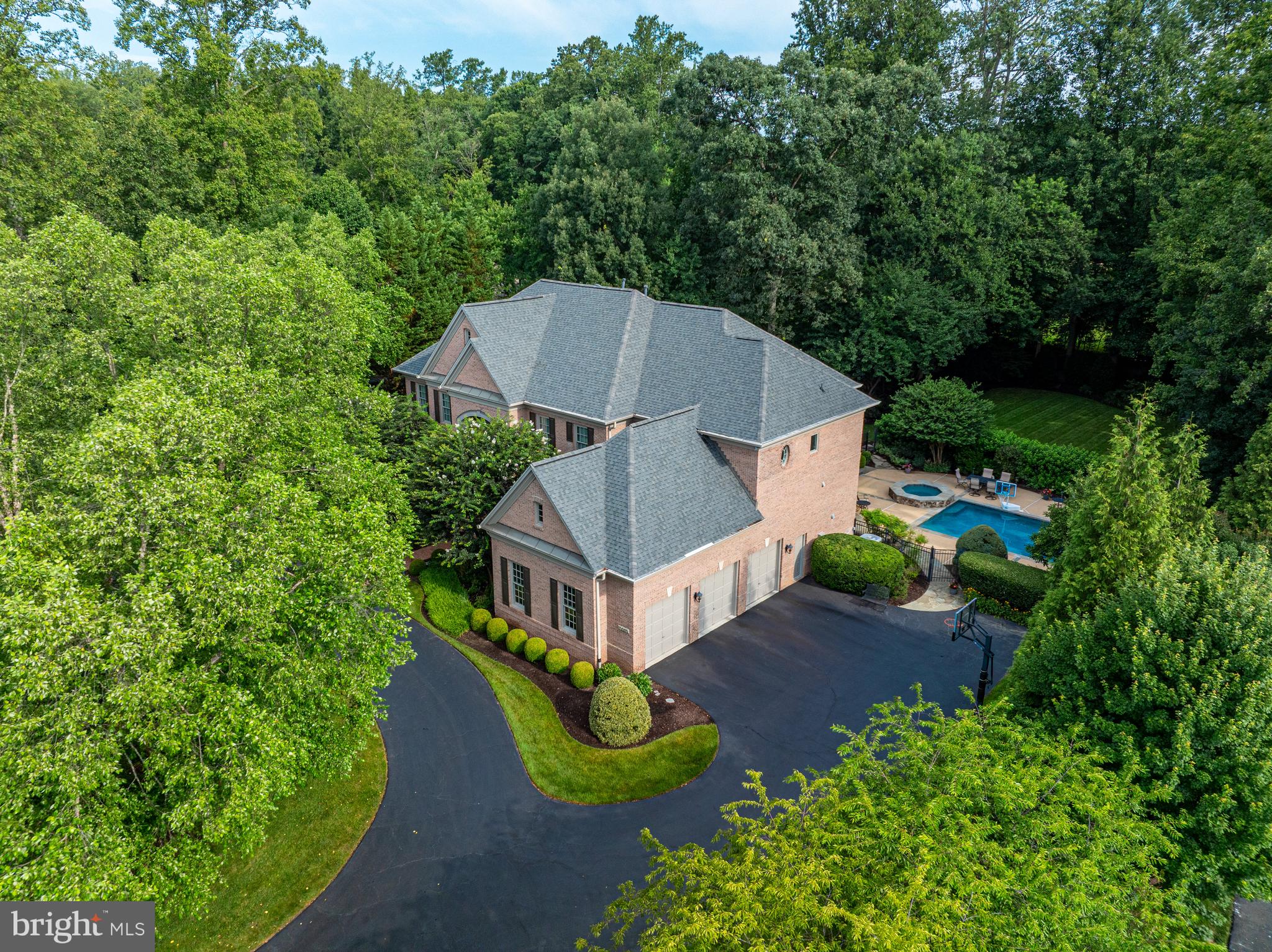 10910 SHALLOW CREEK DRIVE