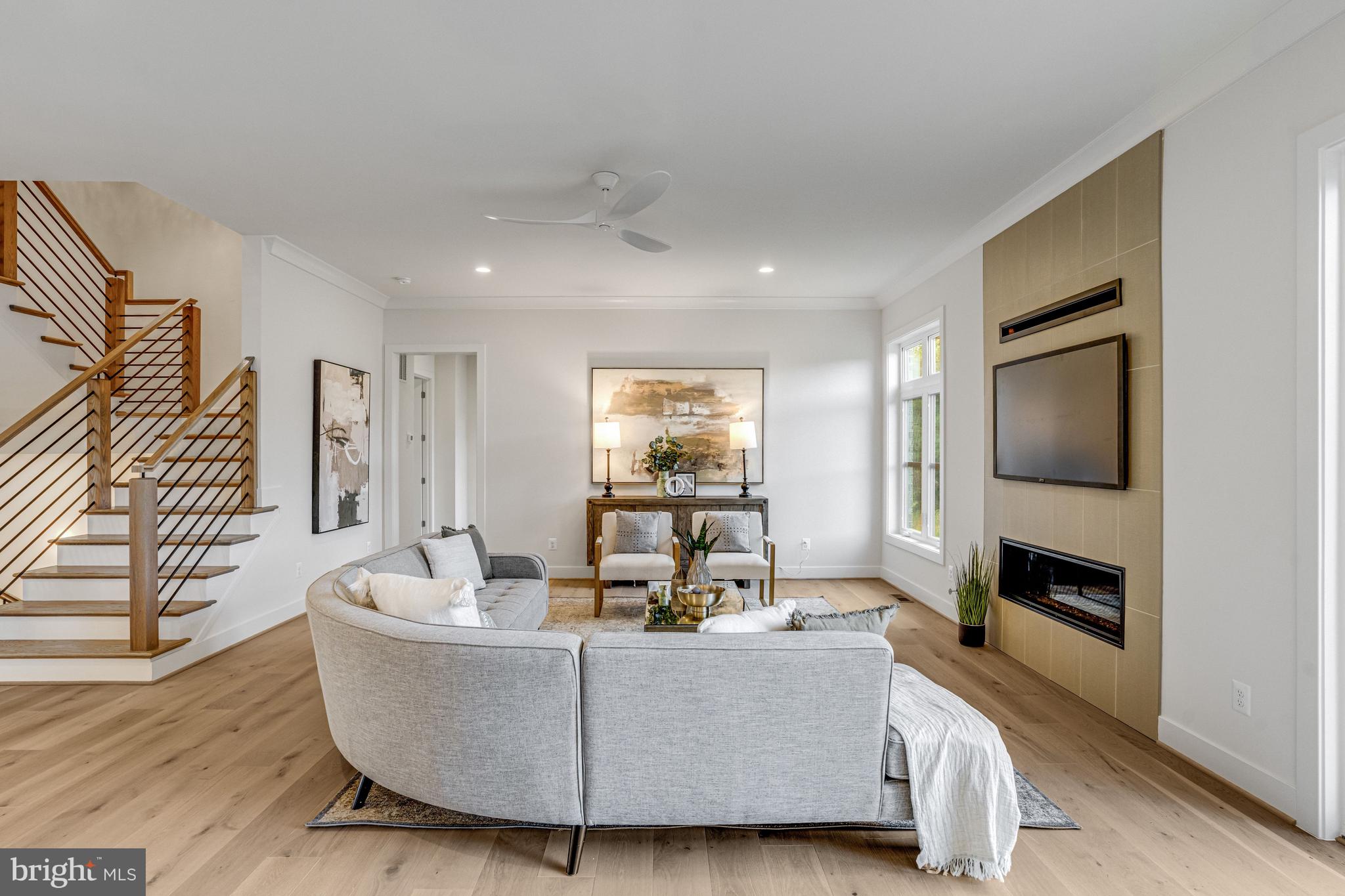 1002 SPRINGVALE ROAD