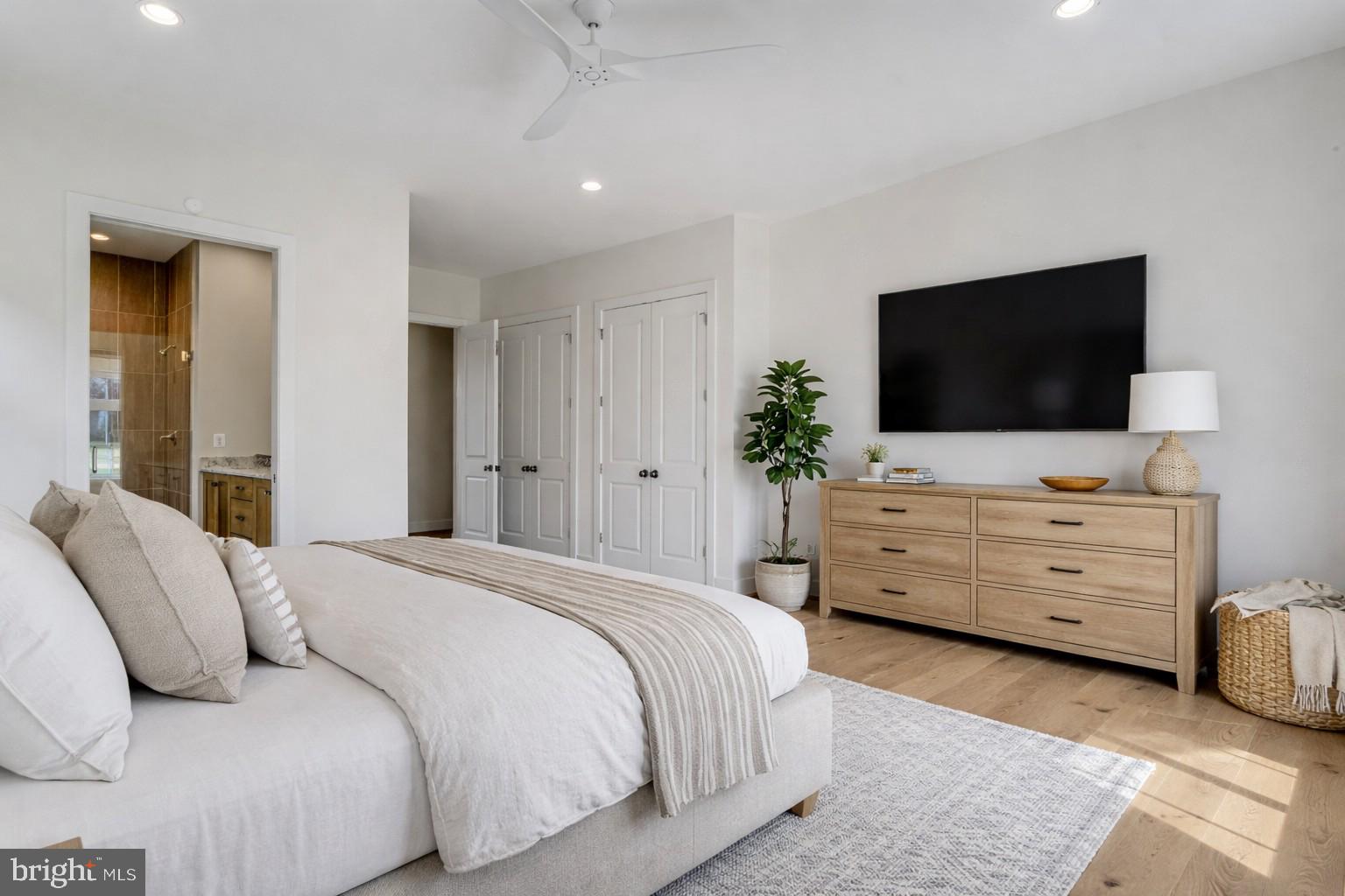 1002 SPRINGVALE ROAD