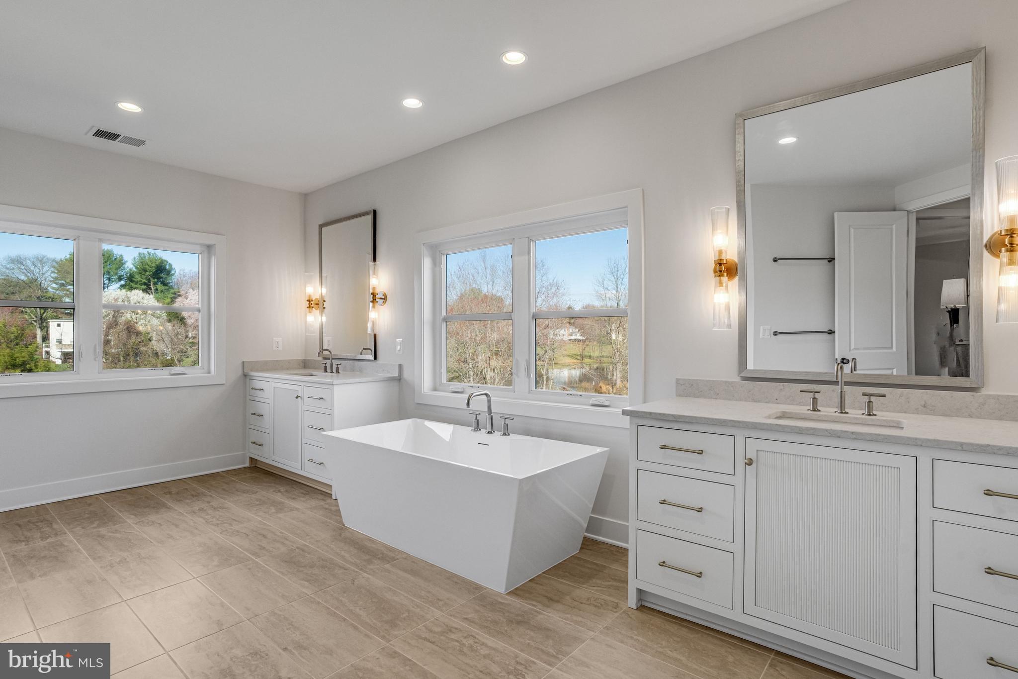 1002 SPRINGVALE ROAD