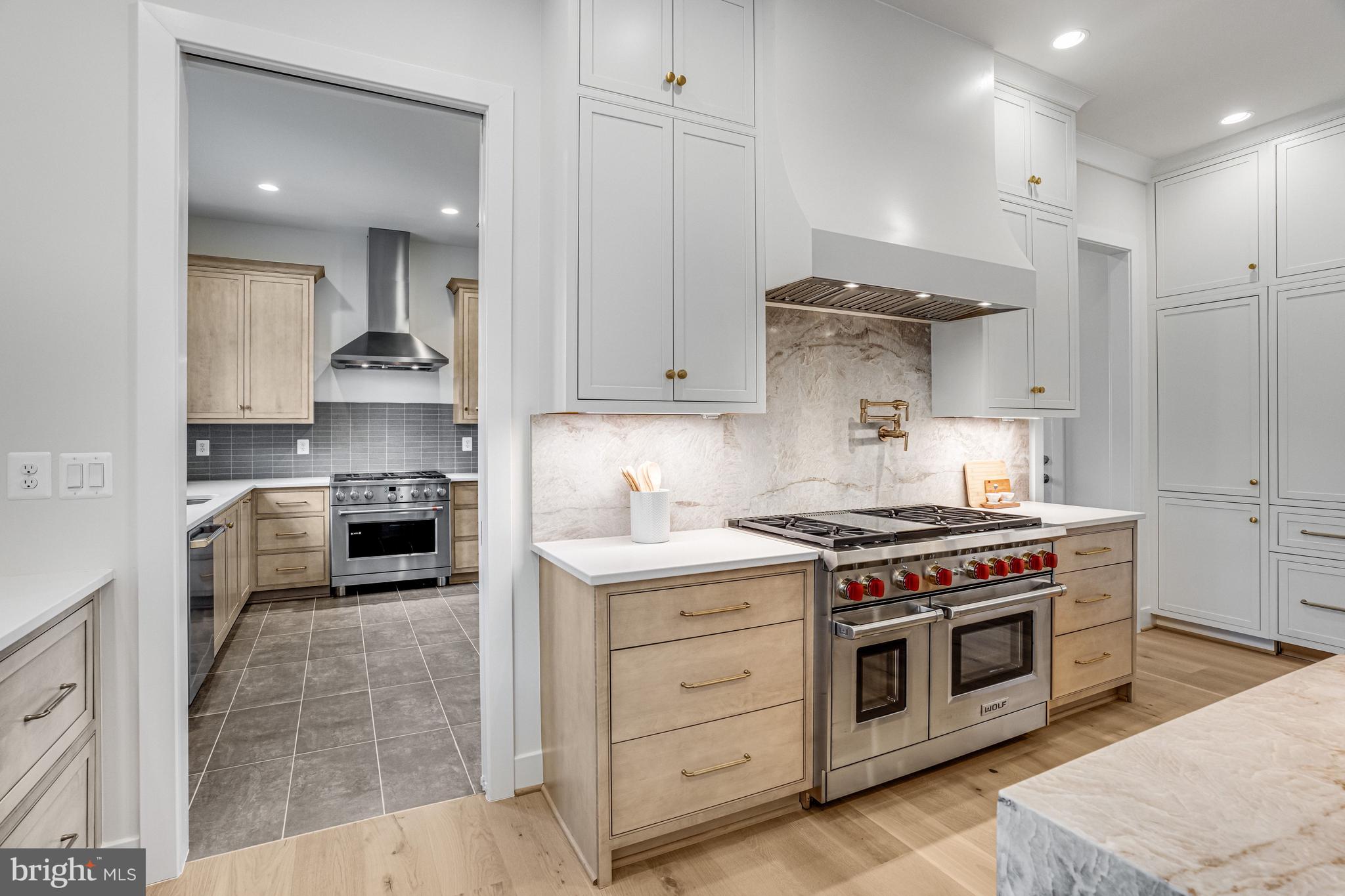 1002 SPRINGVALE ROAD