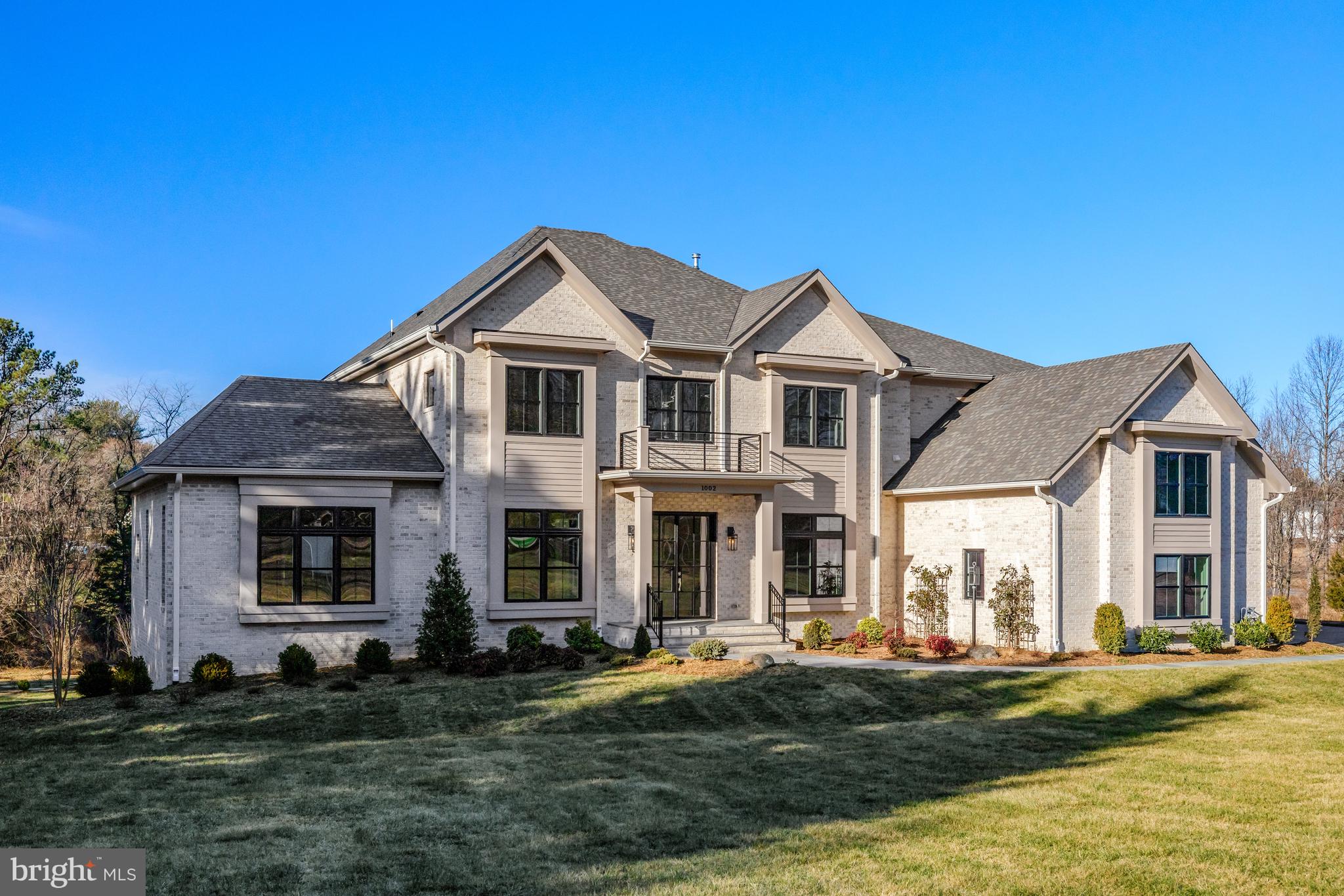 1002 SPRINGVALE ROAD