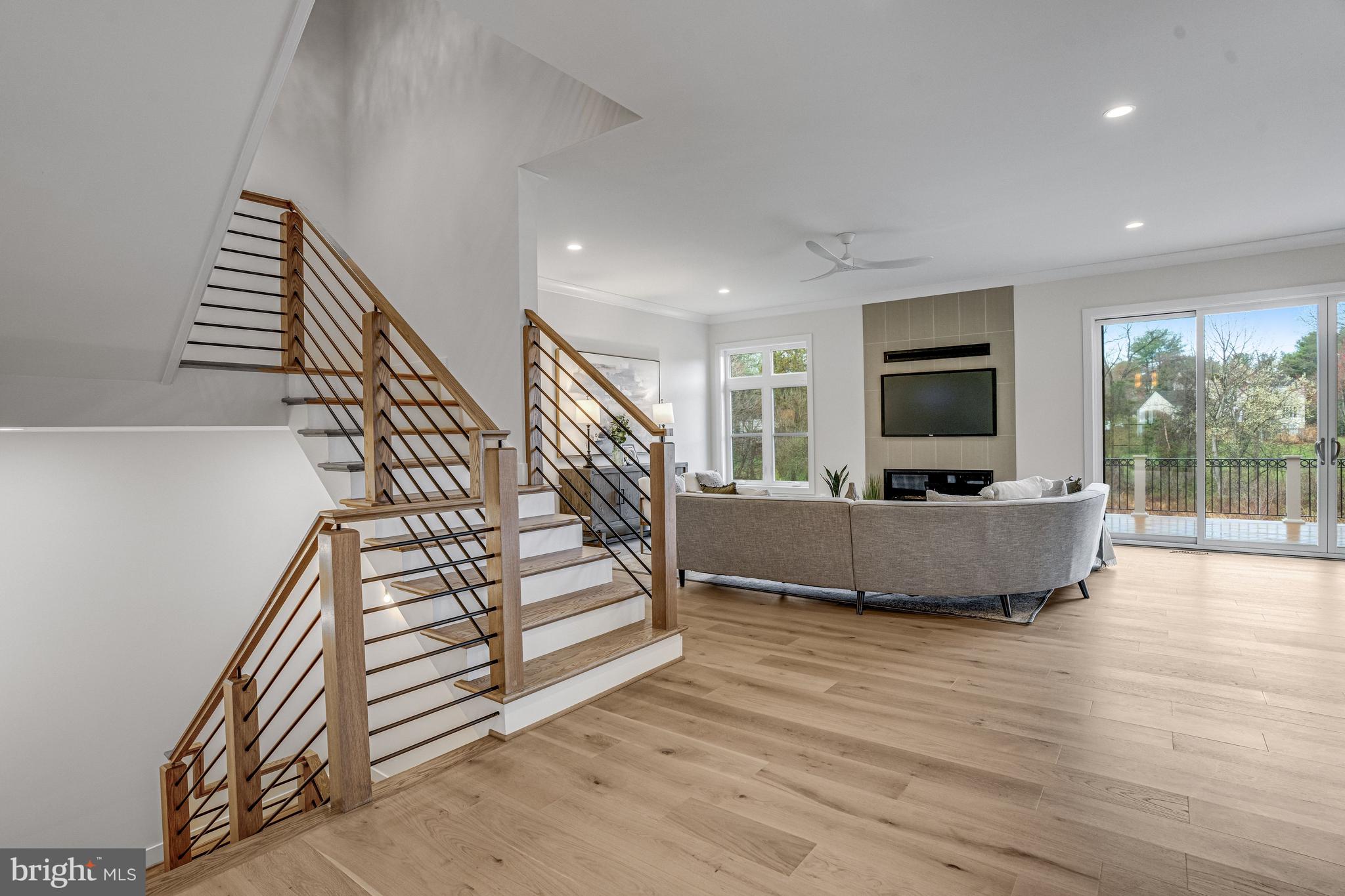 1002 SPRINGVALE ROAD