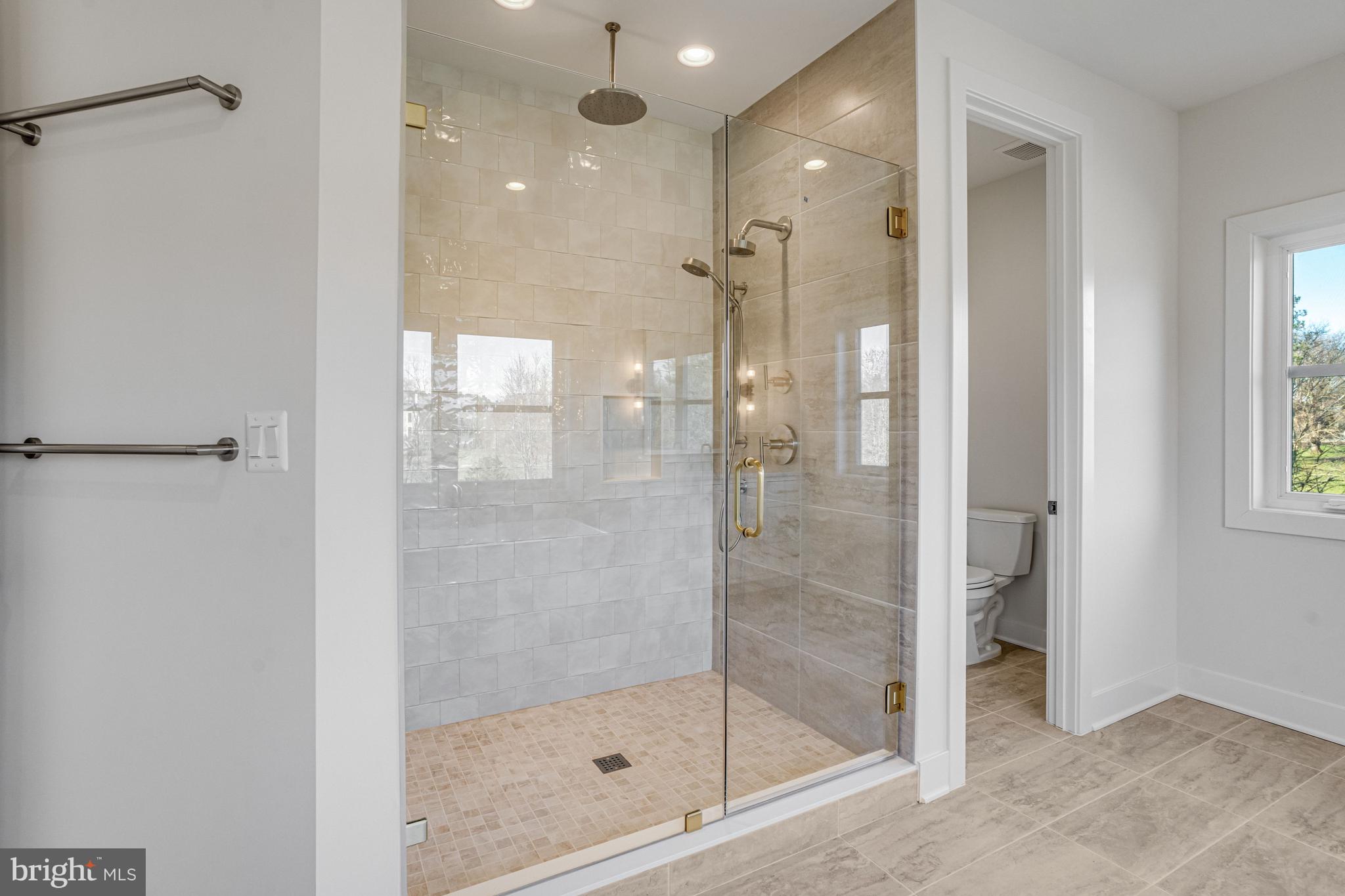 1002 SPRINGVALE ROAD