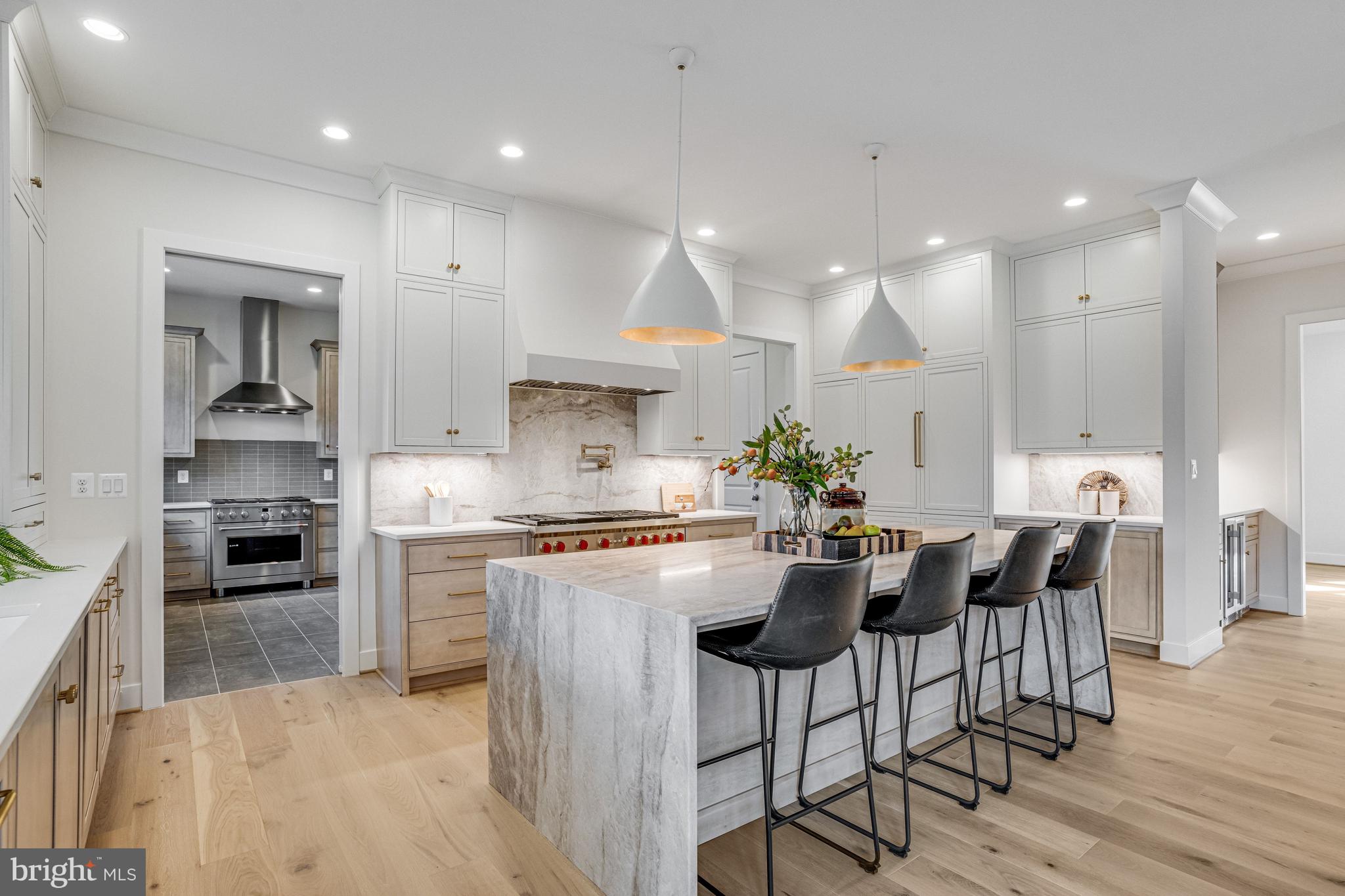 1002 SPRINGVALE ROAD