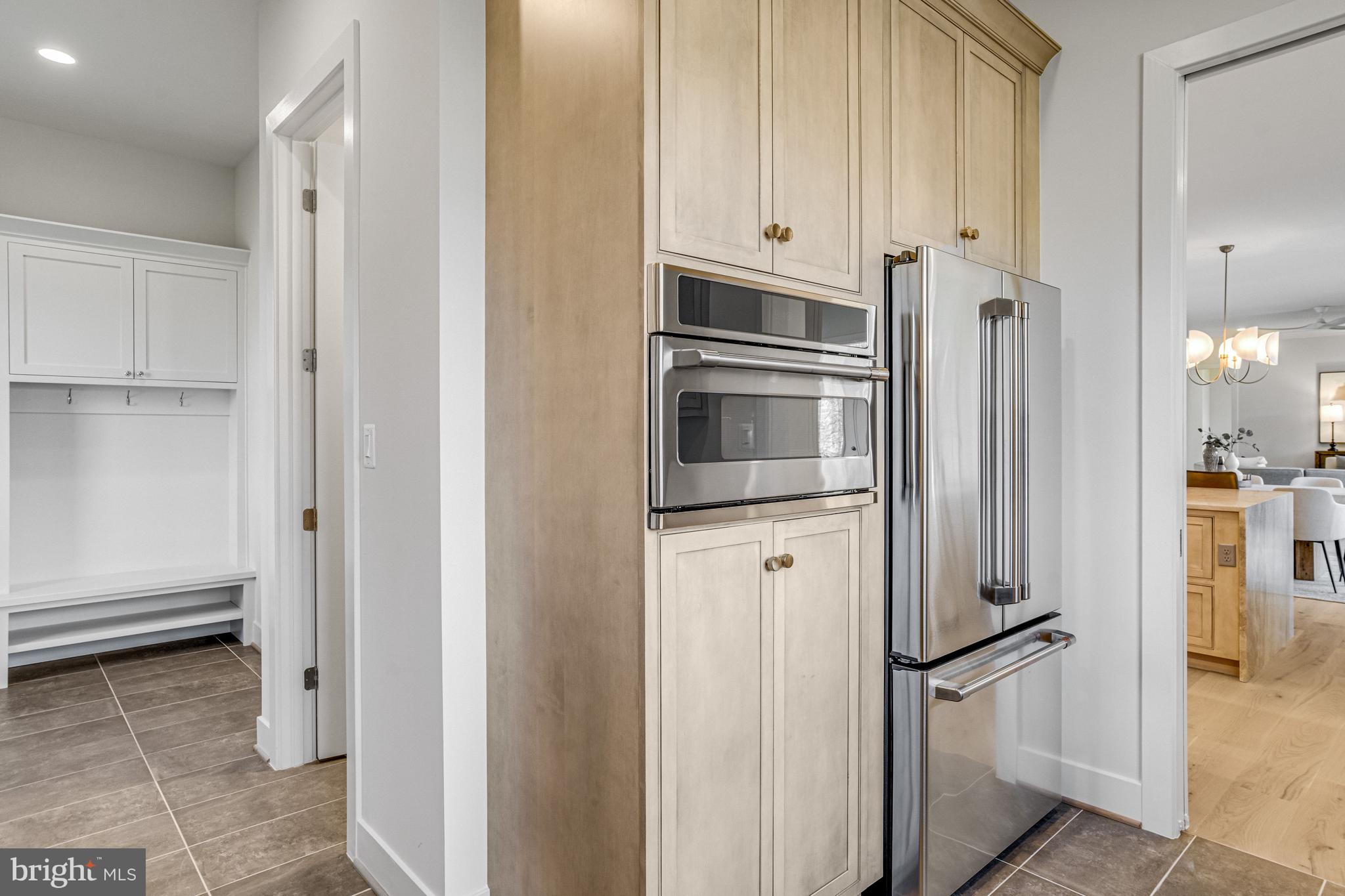 1002 SPRINGVALE ROAD