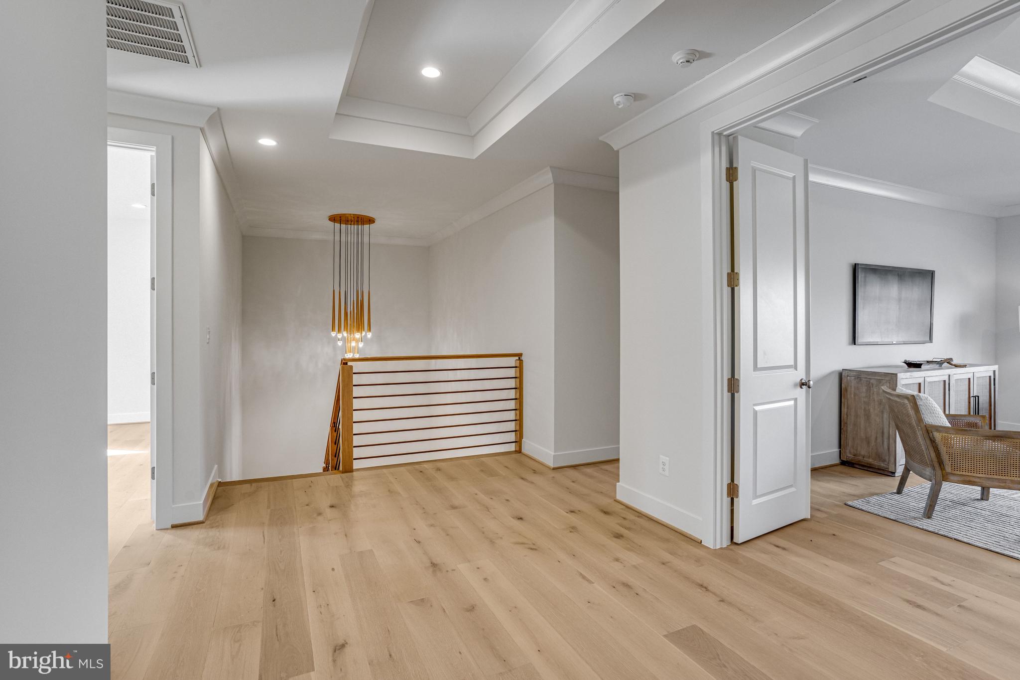 1002 SPRINGVALE ROAD