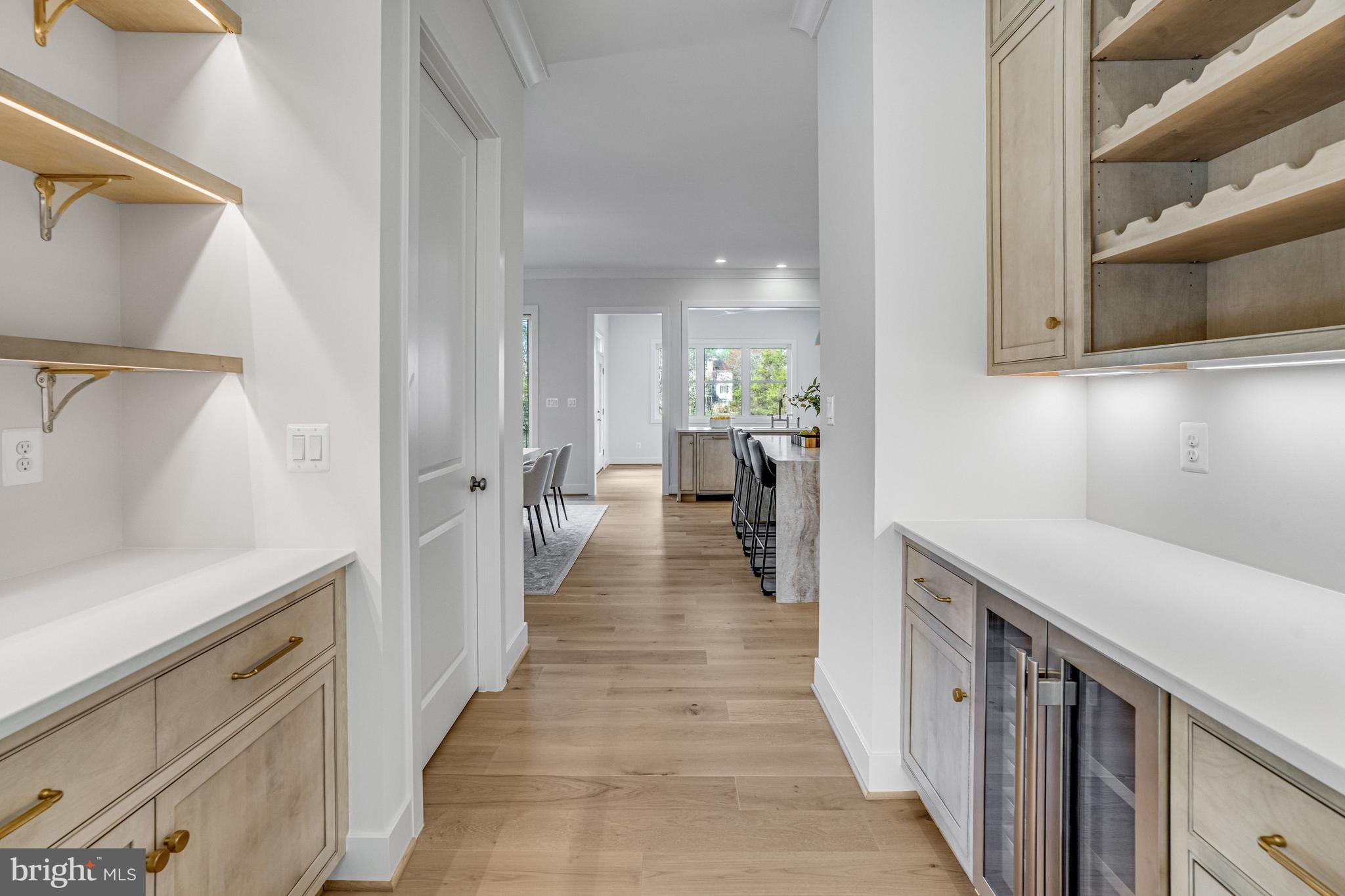 1002 SPRINGVALE ROAD