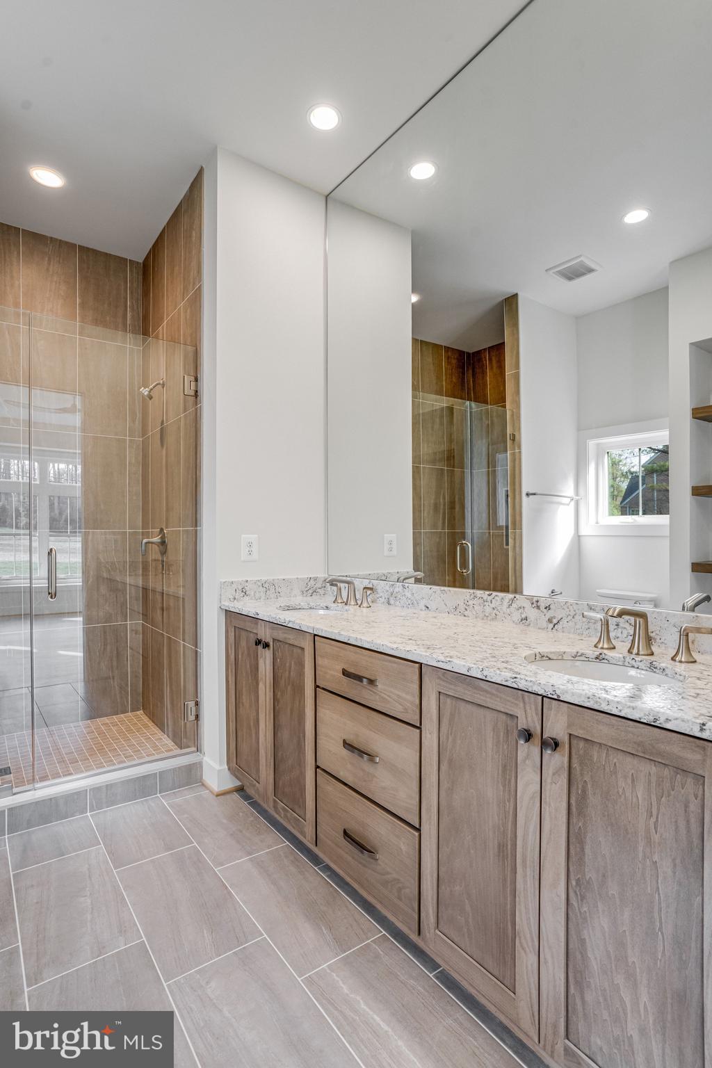 1002 SPRINGVALE ROAD