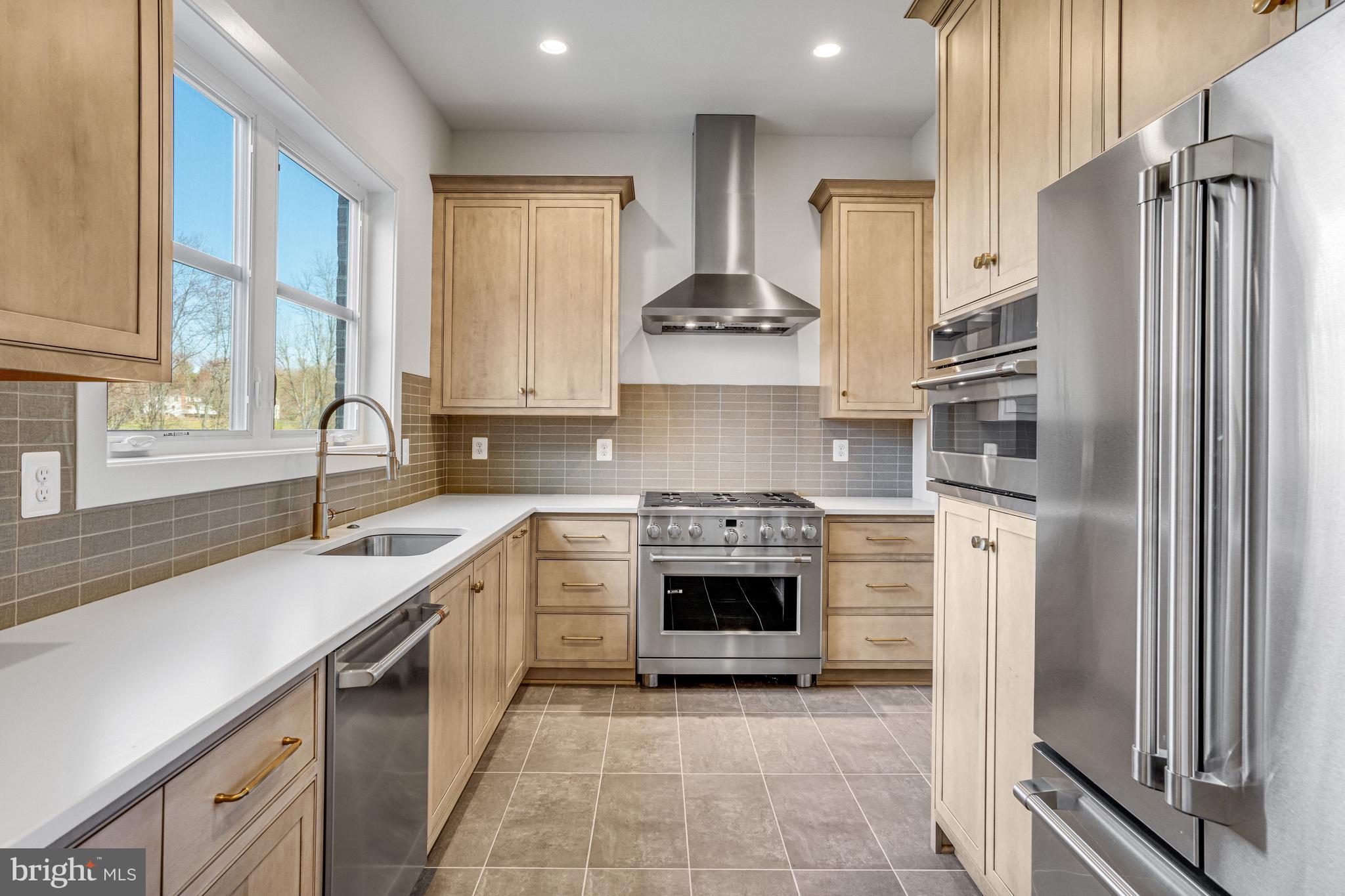 1002 SPRINGVALE ROAD