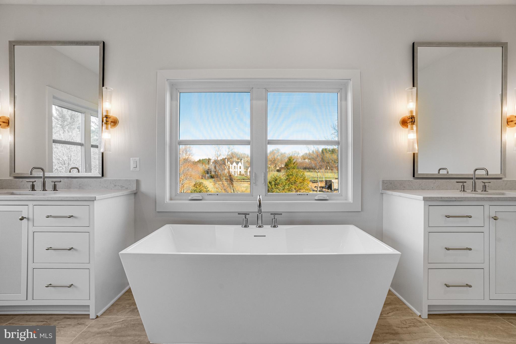 1002 SPRINGVALE ROAD