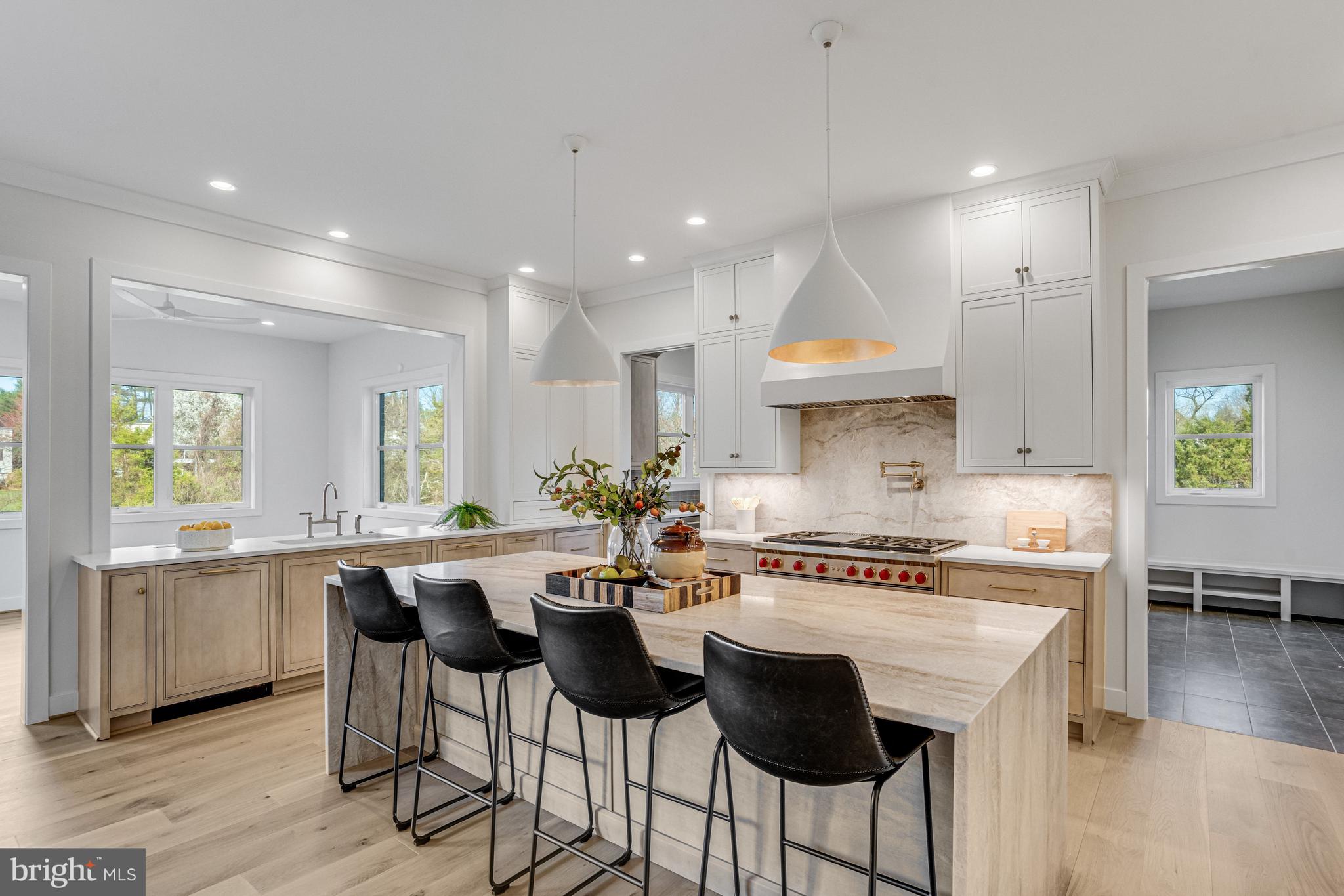 1002 SPRINGVALE ROAD