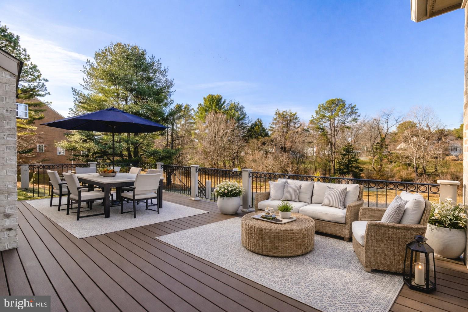 1002 SPRINGVALE ROAD