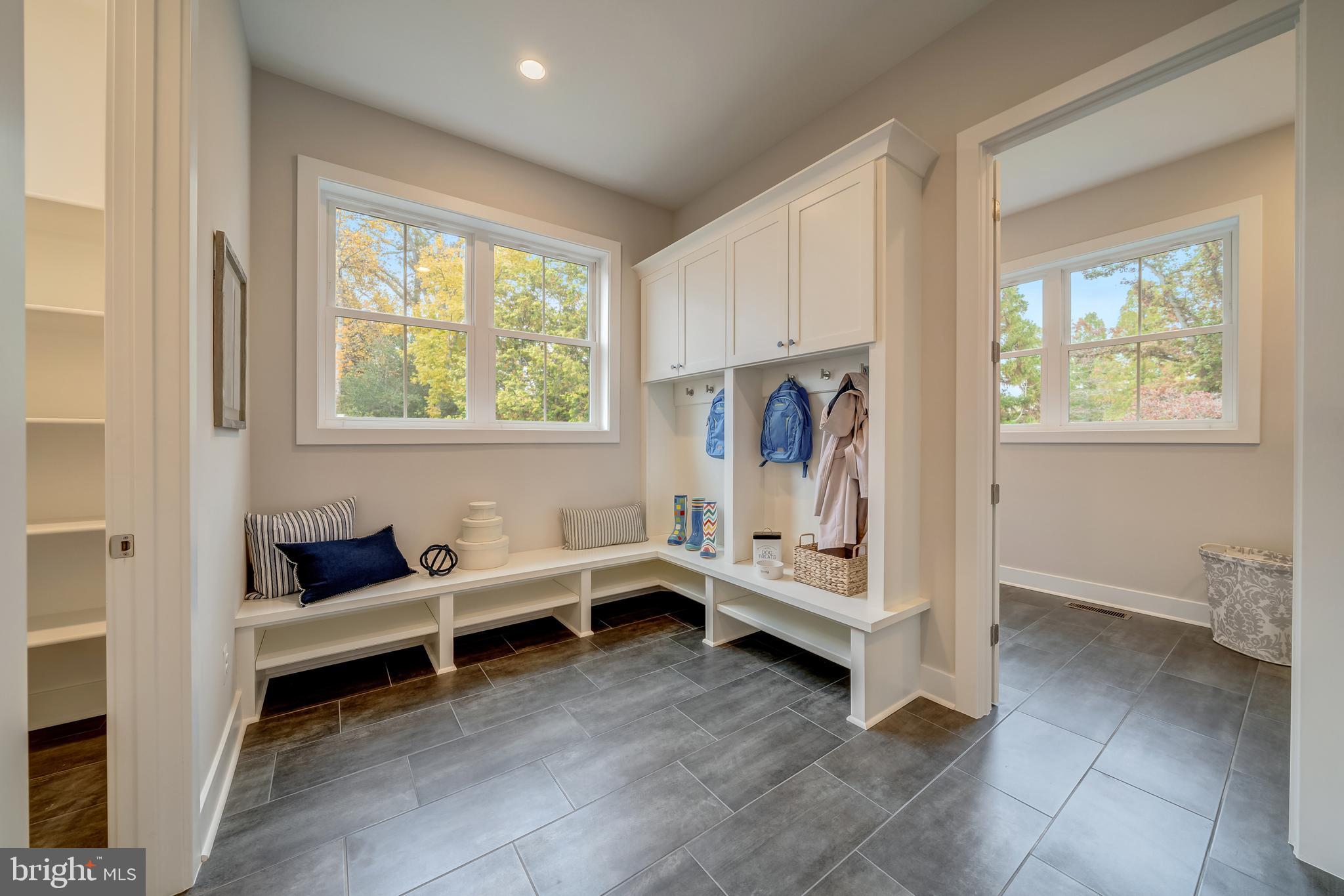 1002 SPRINGVALE ROAD