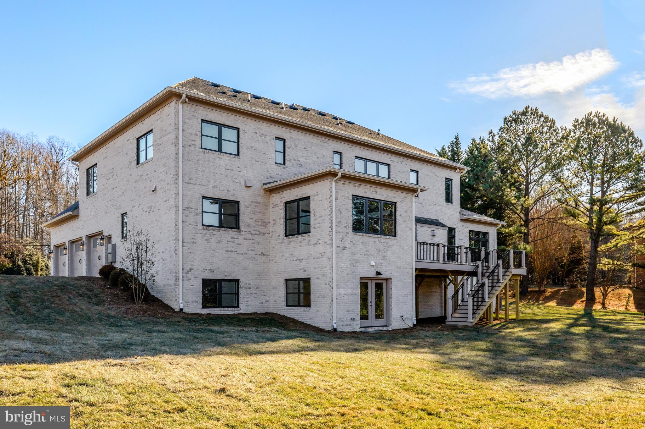 1002 SPRINGVALE ROAD