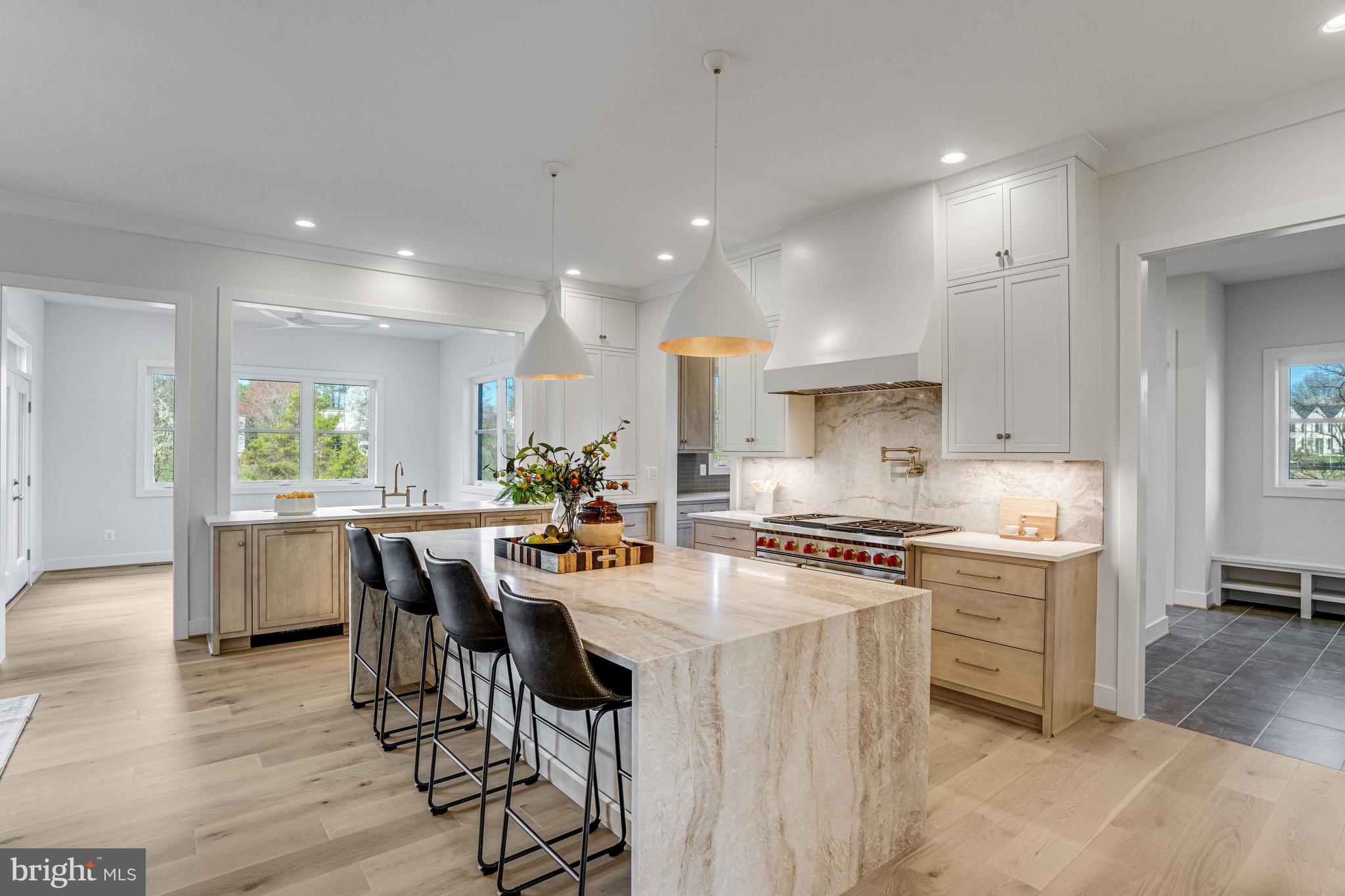 1002 SPRINGVALE ROAD