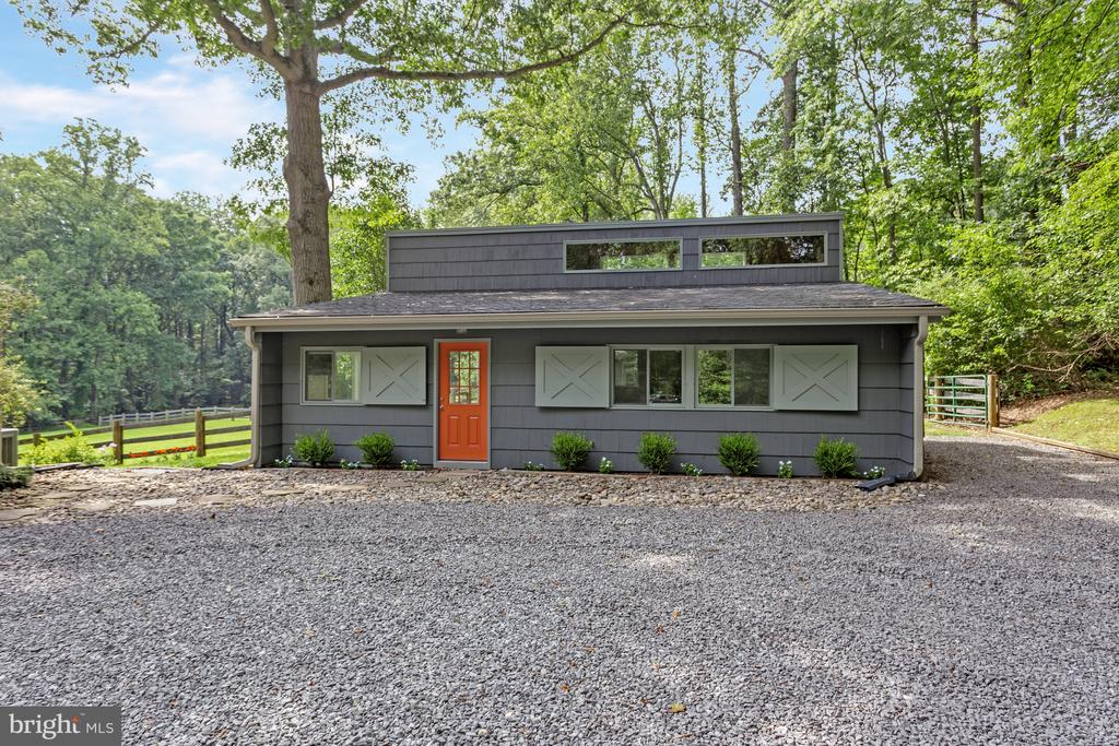 718 SPRINGVALE ROAD