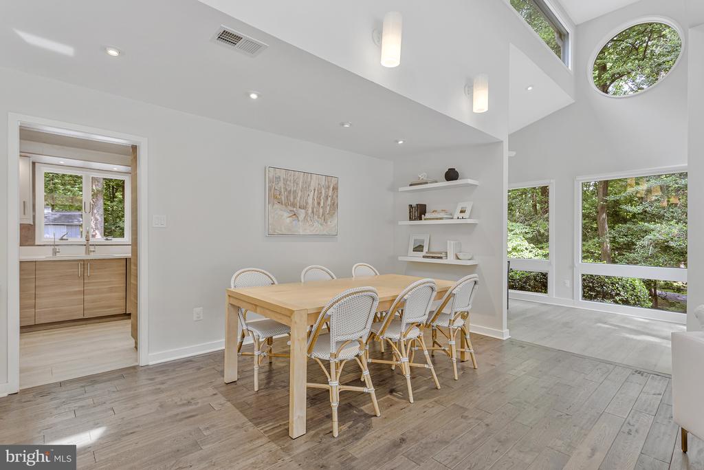 718 SPRINGVALE ROAD