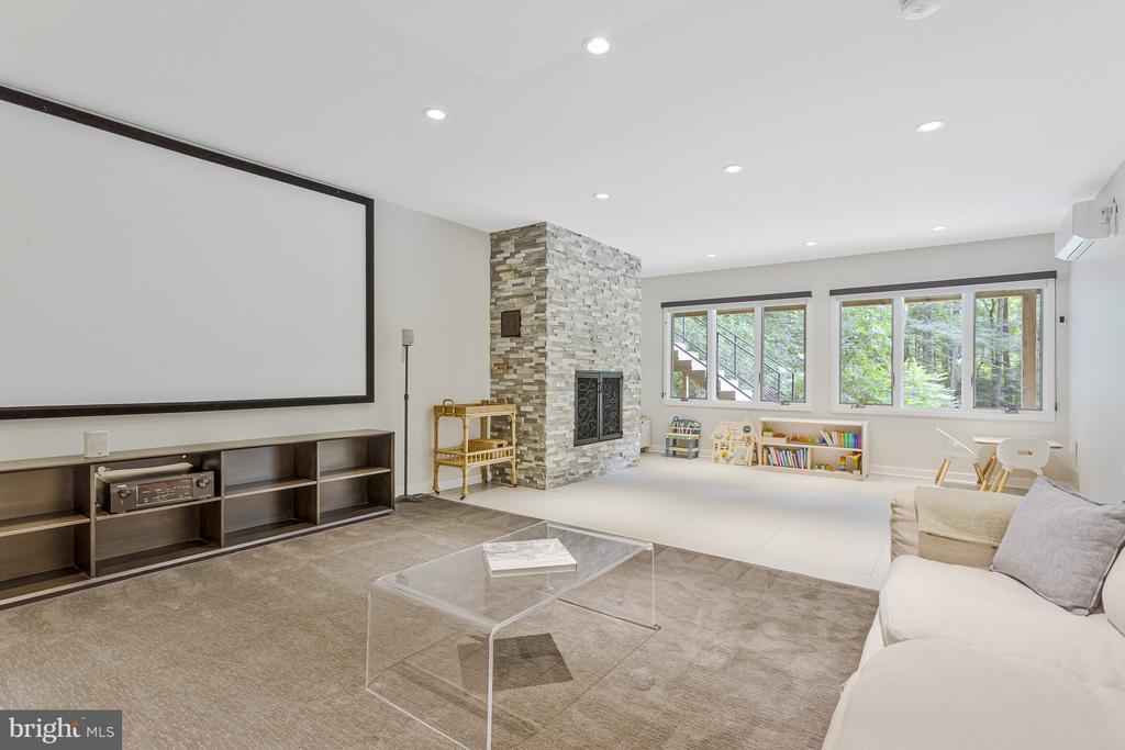 718 SPRINGVALE ROAD