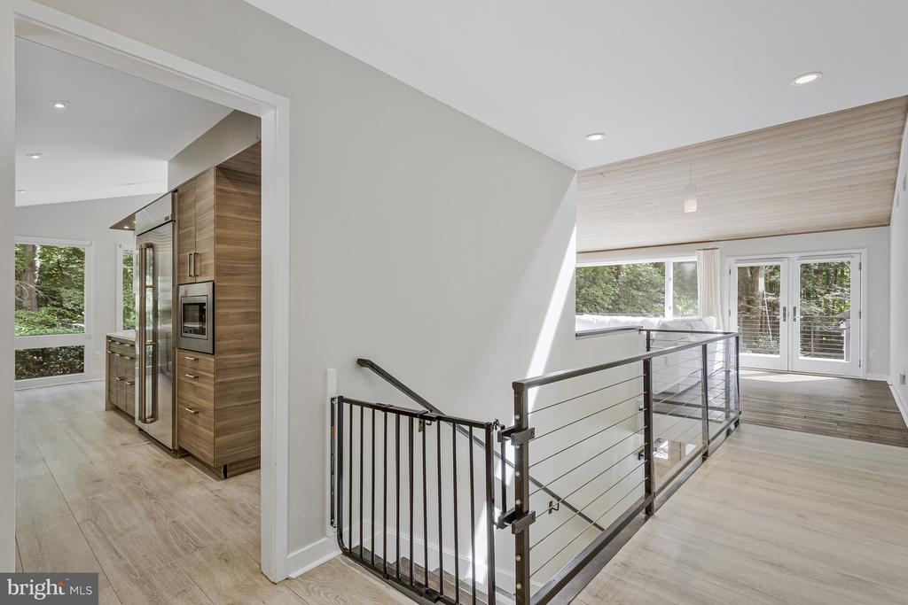 718 SPRINGVALE ROAD