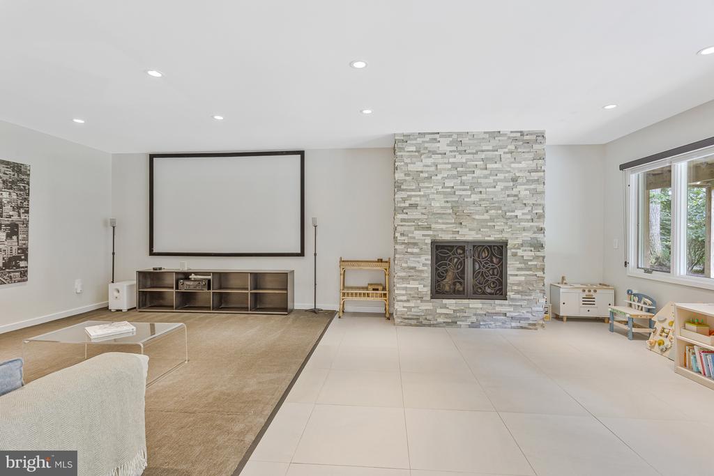 718 SPRINGVALE ROAD