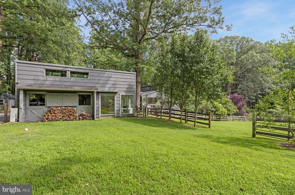 718 SPRINGVALE ROAD