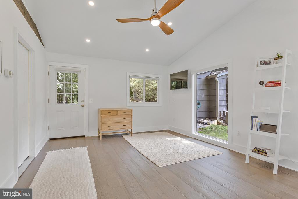 718 SPRINGVALE ROAD