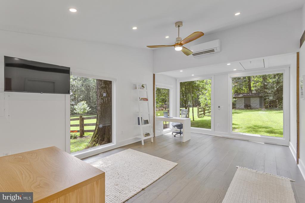 718 SPRINGVALE ROAD