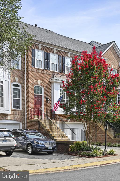 1978 LOGAN MANOR DRIVE