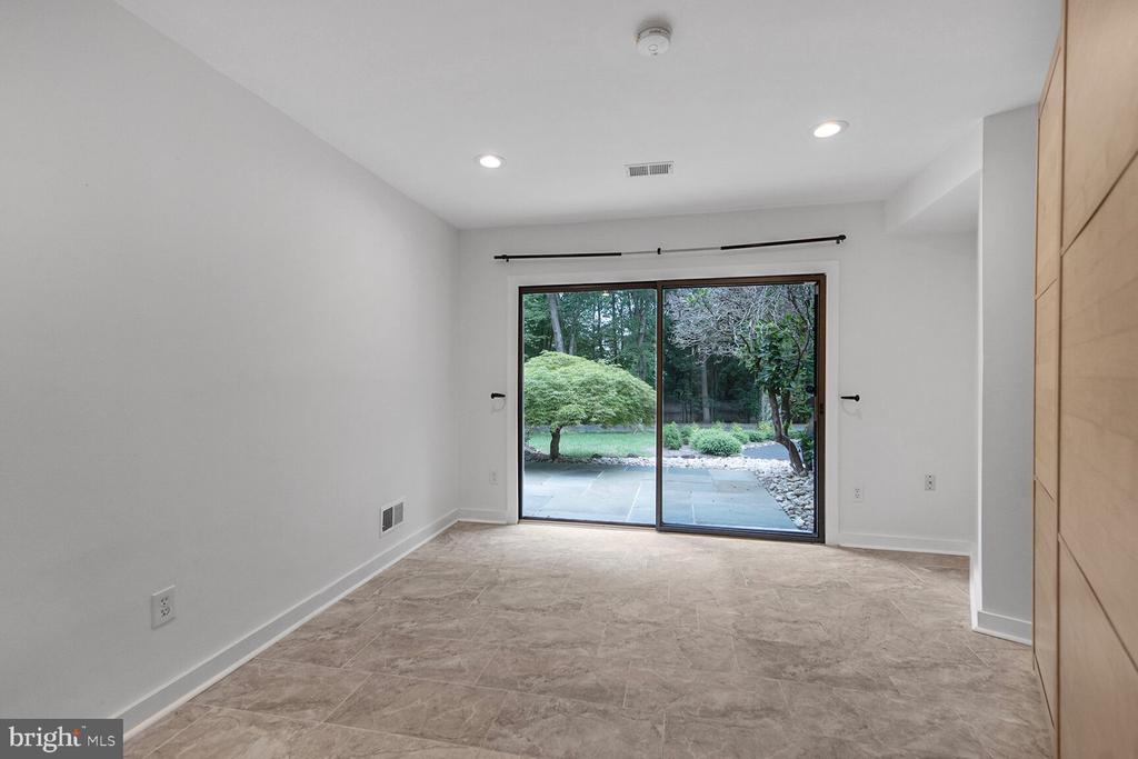 11208 GEORGETOWN PIKE